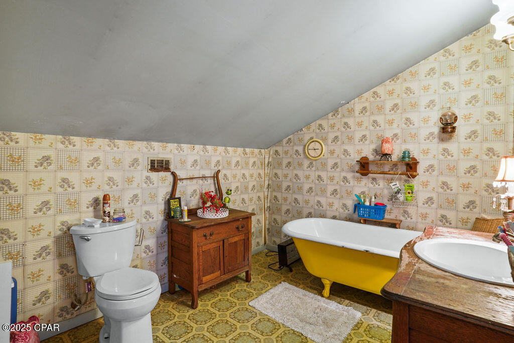 1324 Coggin Avenue, Chipley, Florida image 35