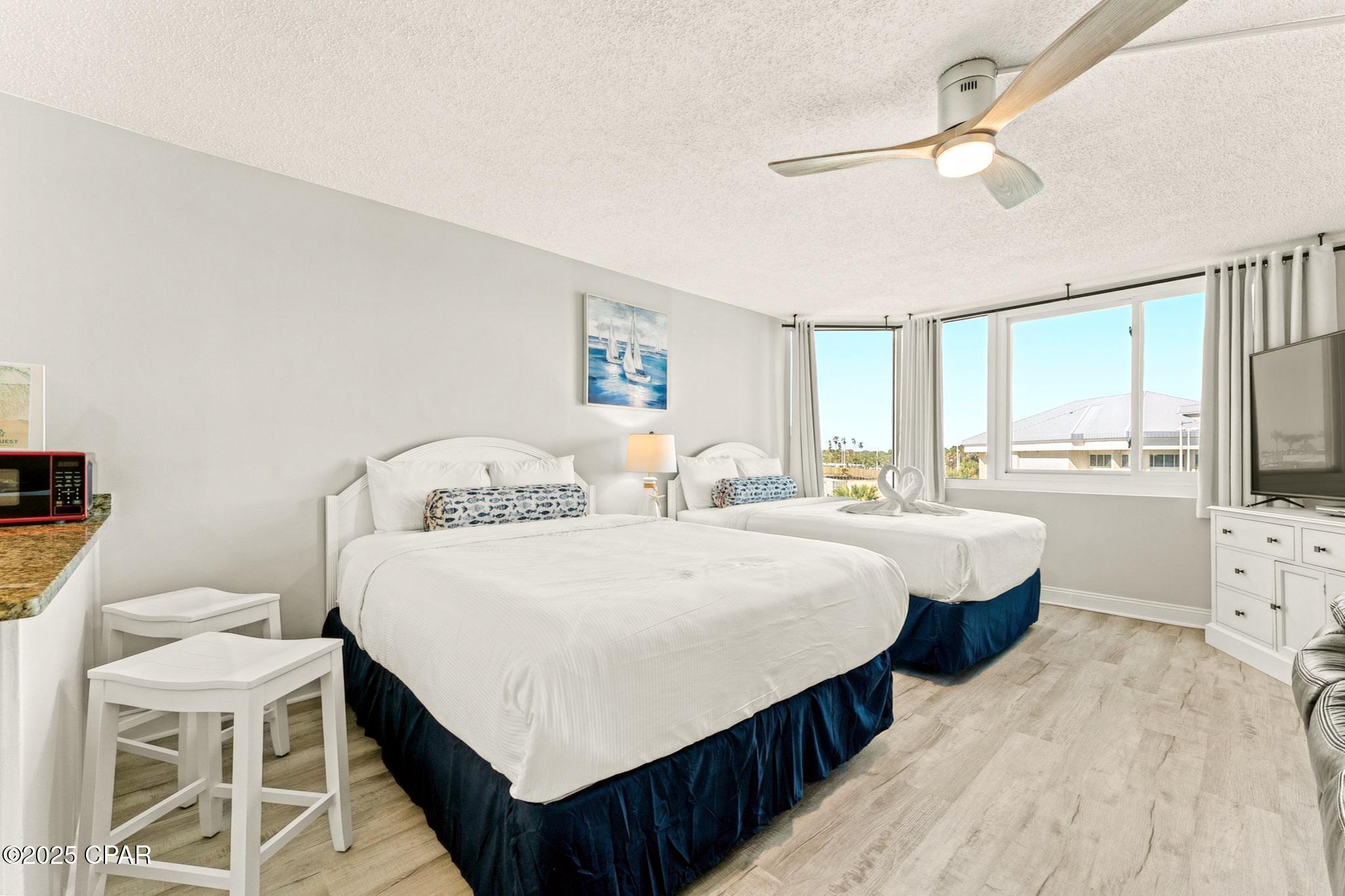 Image 2 For 8817 Thomas Drive A306