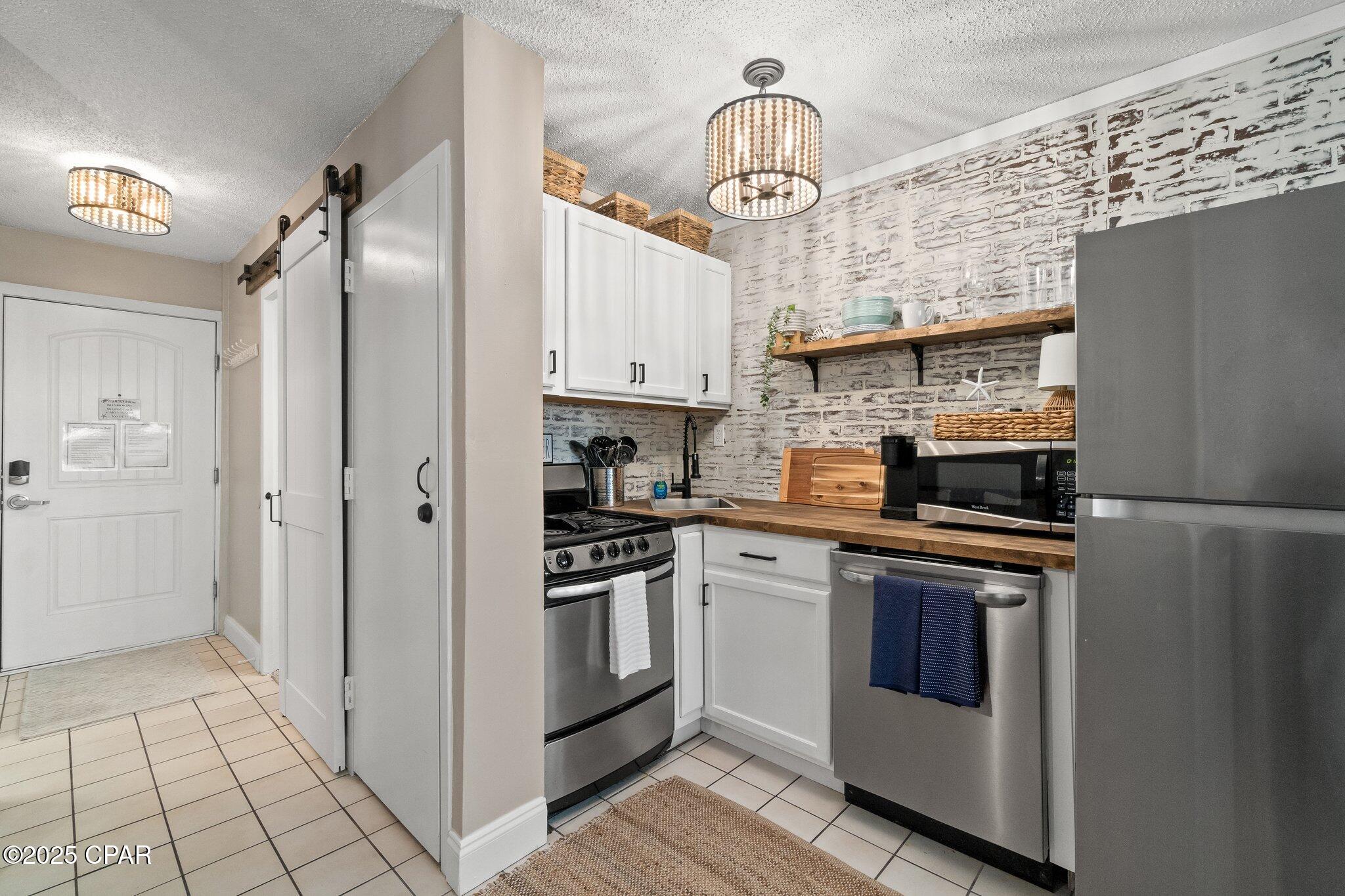 Image 31 For 8817 Thomas Drive A118