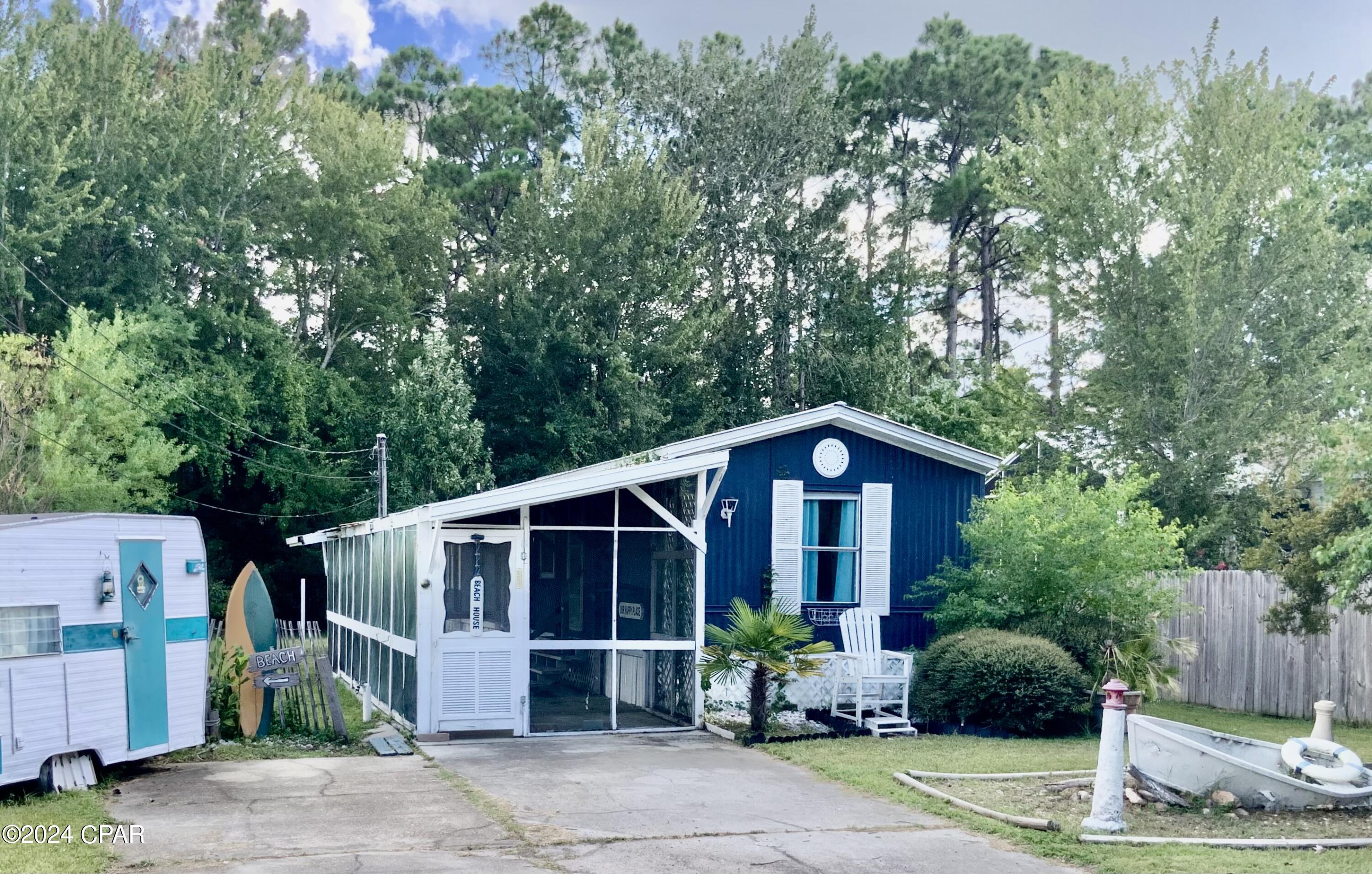 Image 2 For 7125 Beachwood Boulevard