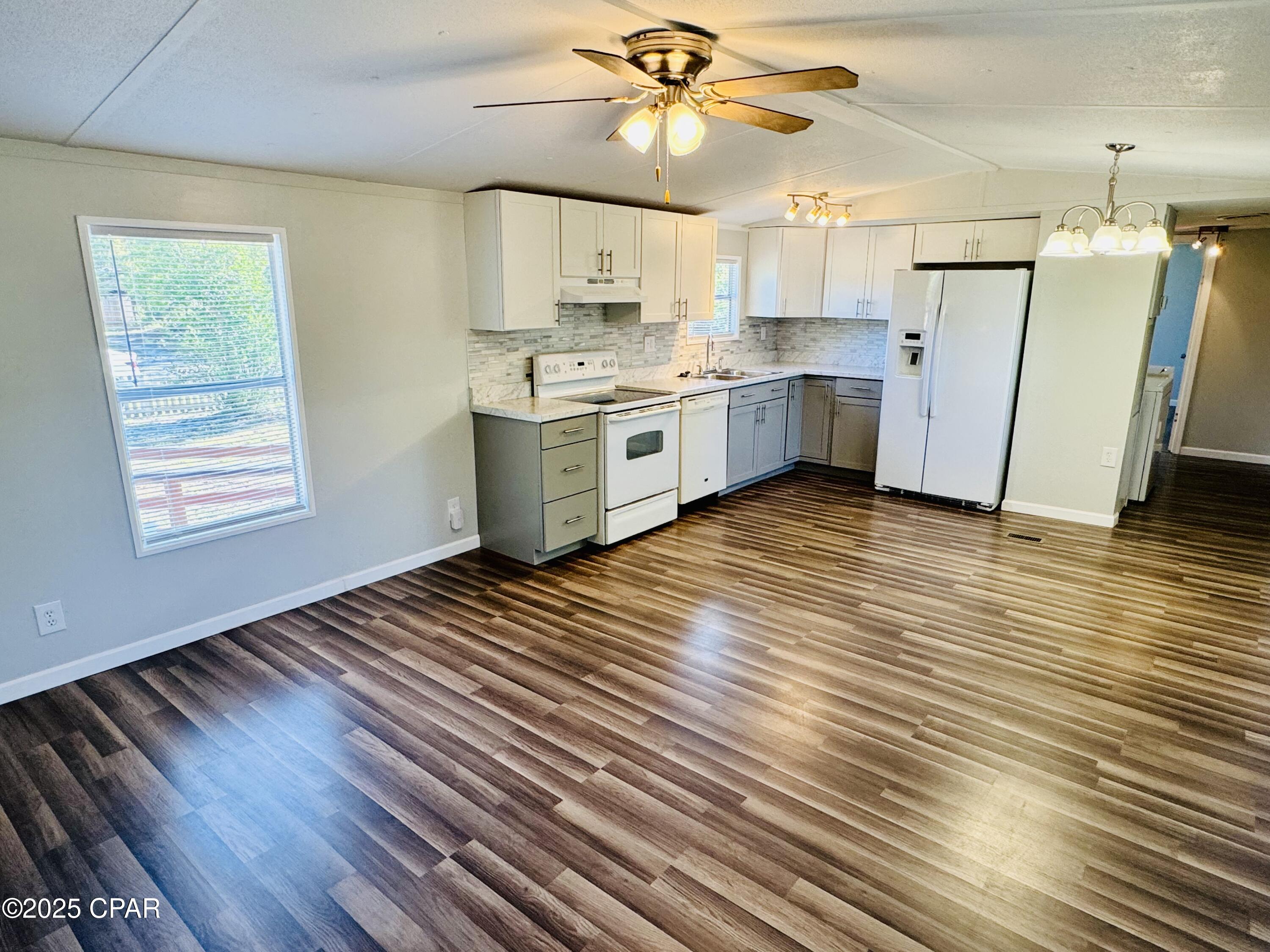 Image 6 For 603 Live Oak Lane