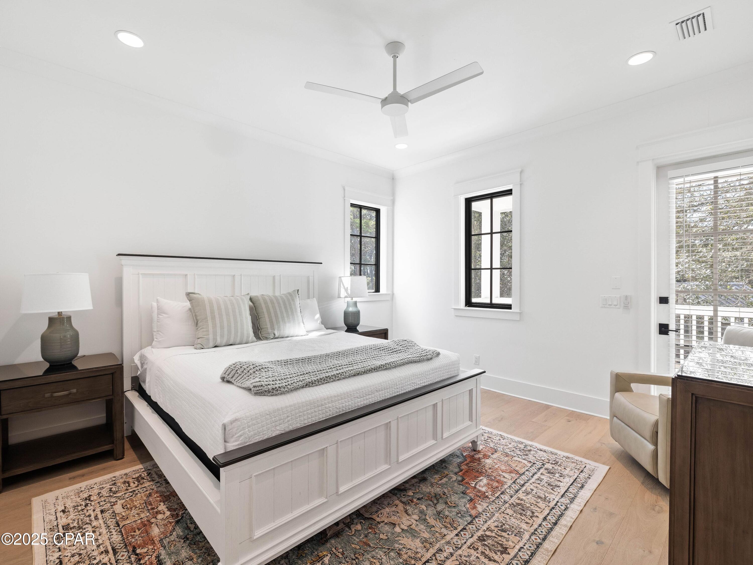 Listing photo id 21 for 42 Grande Pointe Circle