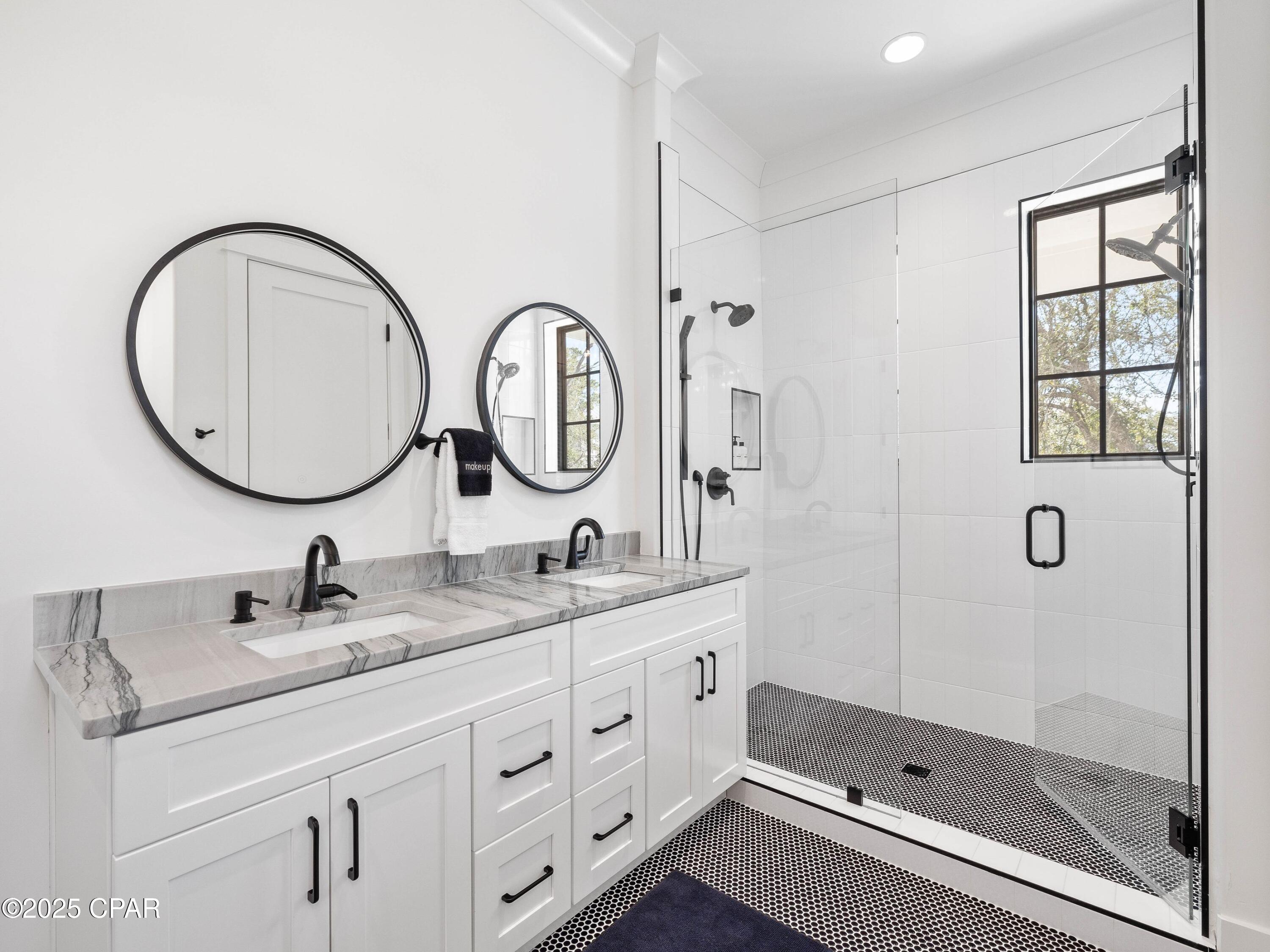 Image 33 For 42 Grande Pointe Circle