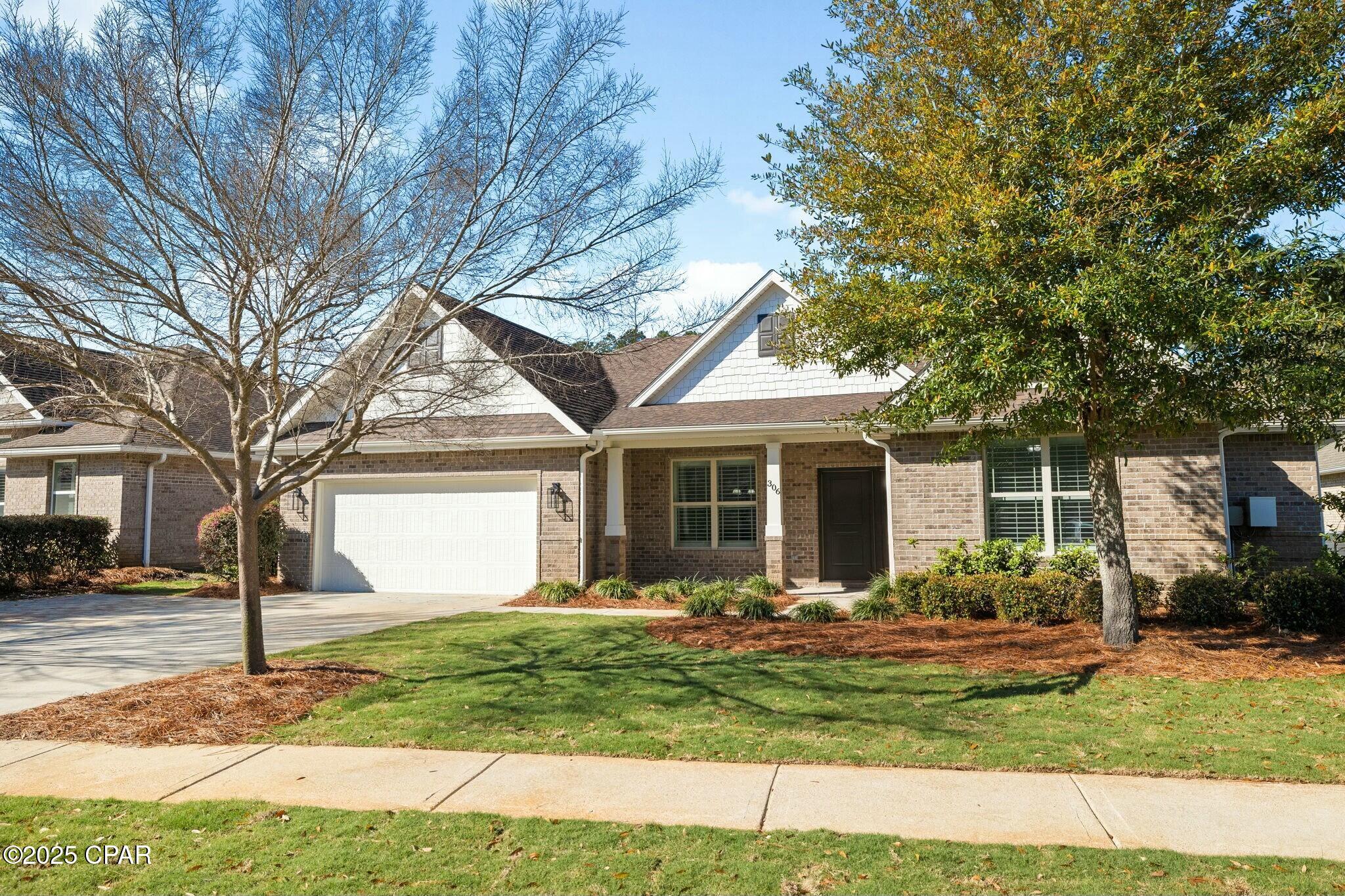 Listing photo id 13 for 306 Symphony Way