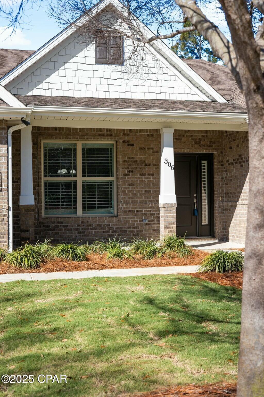 Listing photo id 15 for 306 Symphony Way