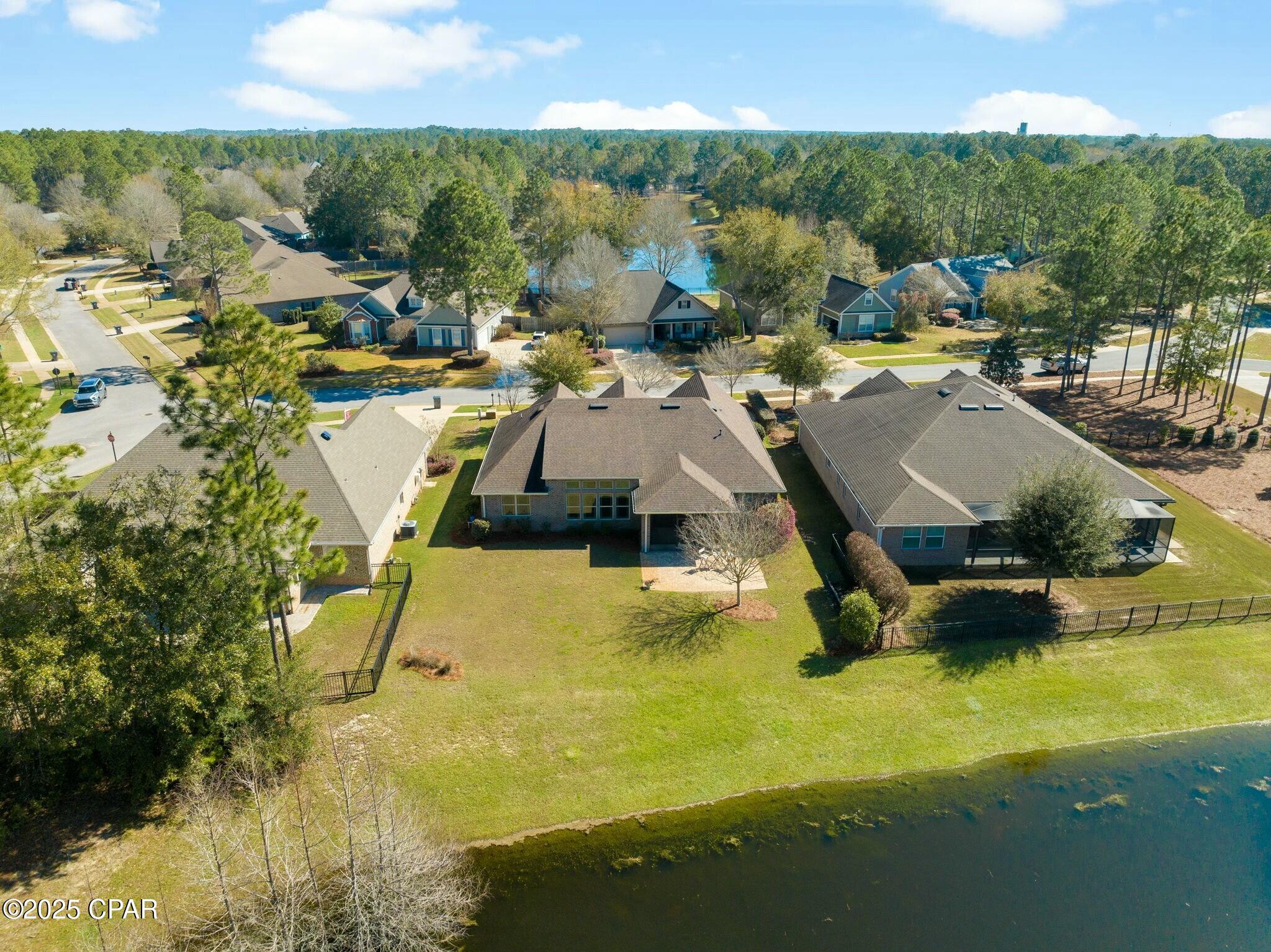 Listing photo id 17 for 306 Symphony Way