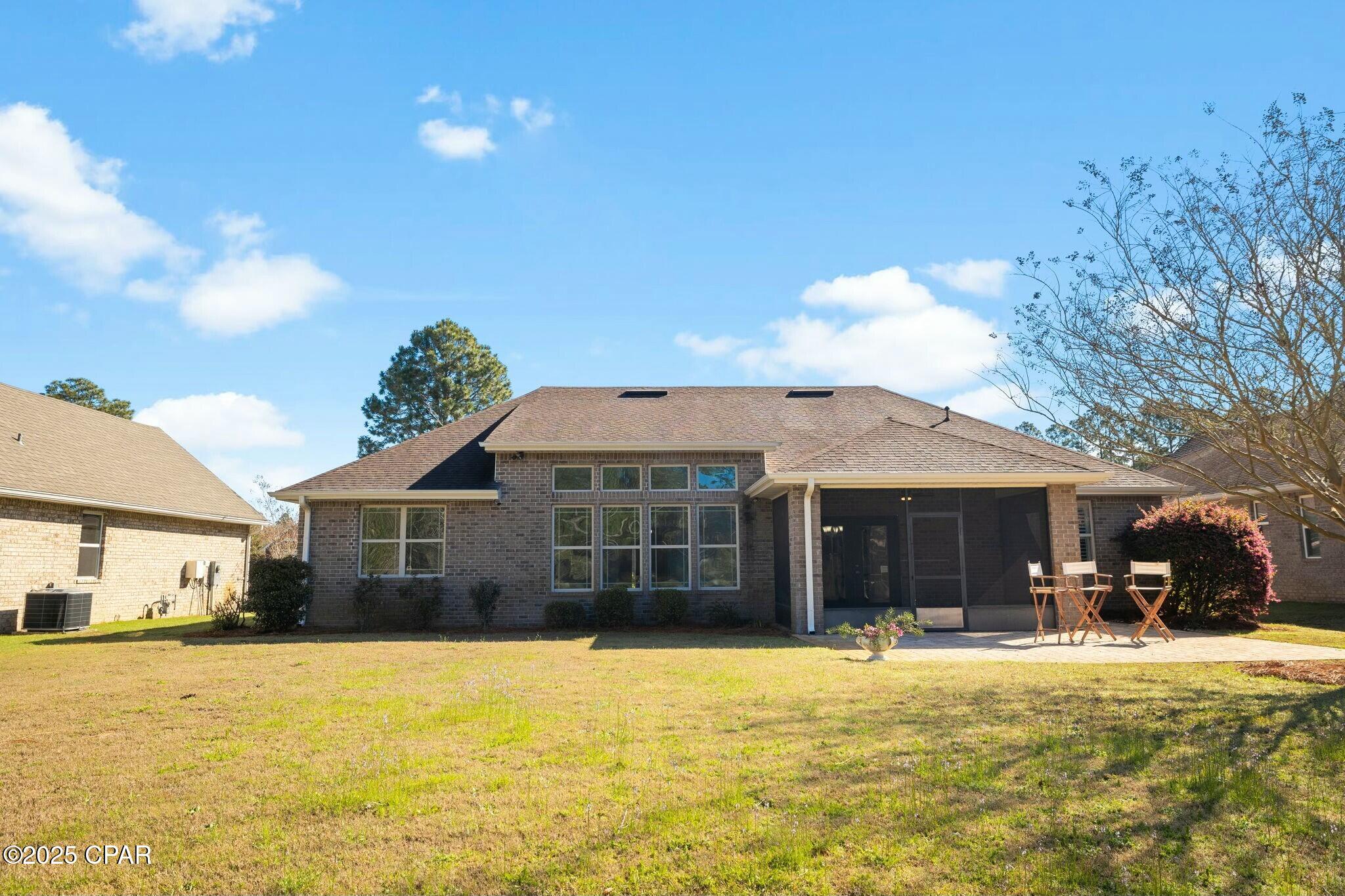 Listing photo id 29 for 306 Symphony Way