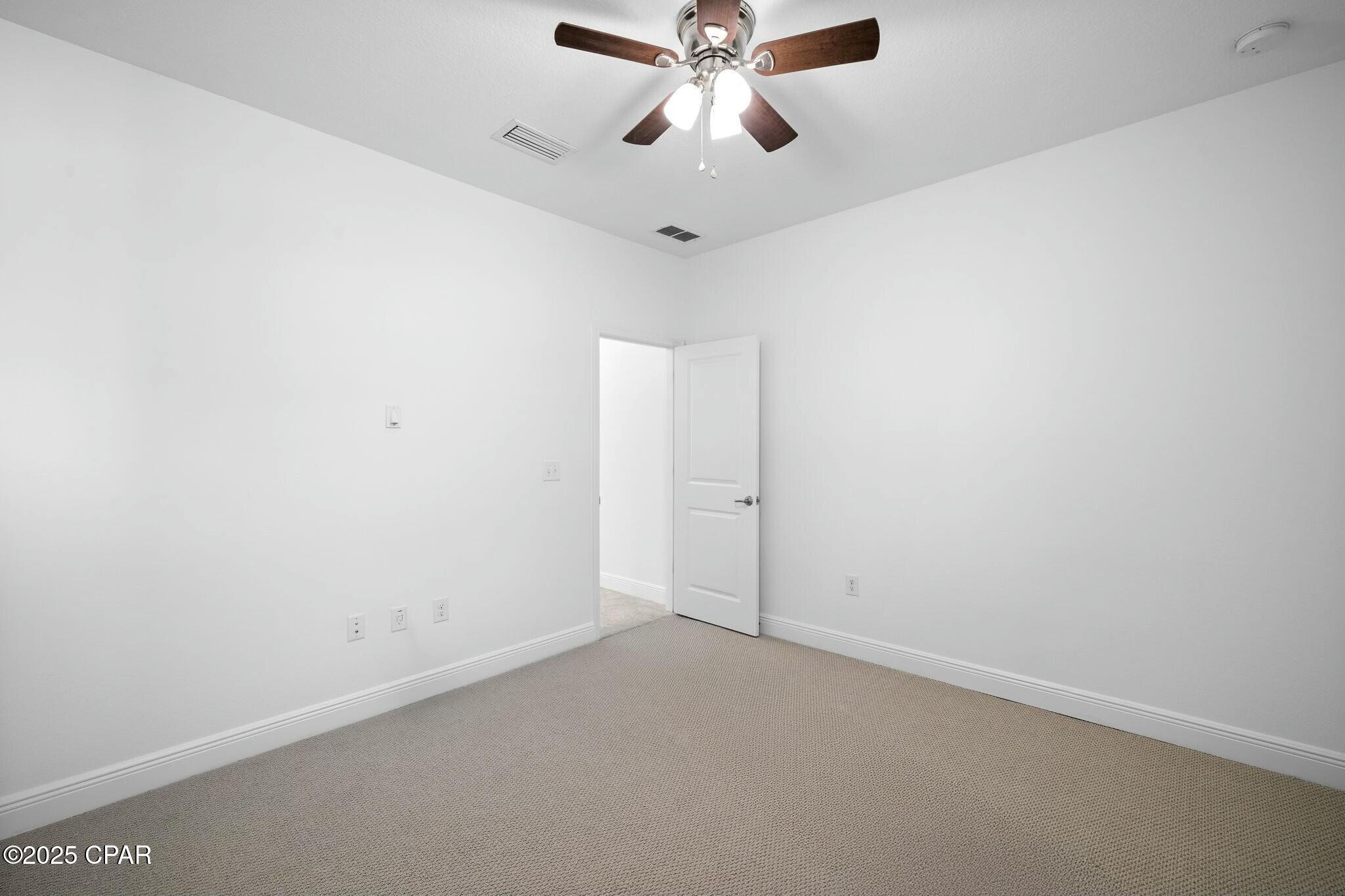 Image 38 For 306 Symphony Way