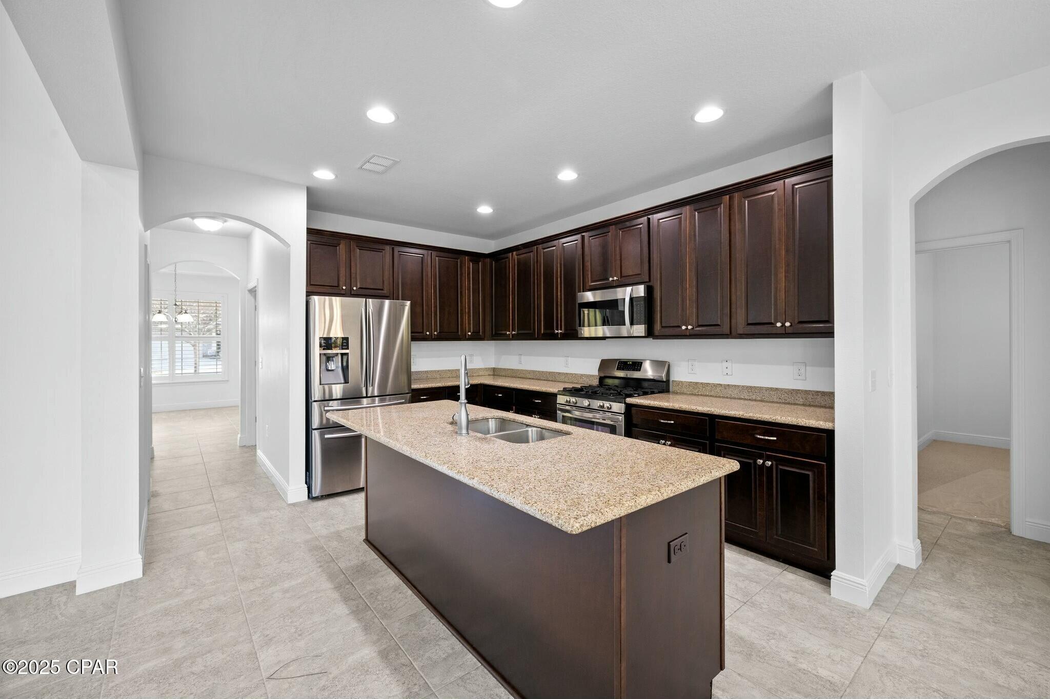 Listing photo id 45 for 306 Symphony Way
