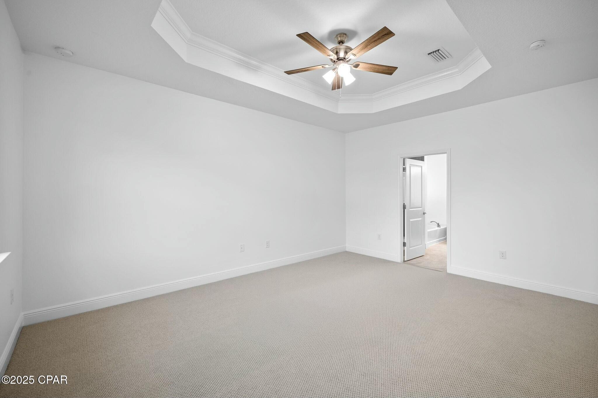 Listing photo id 51 for 306 Symphony Way