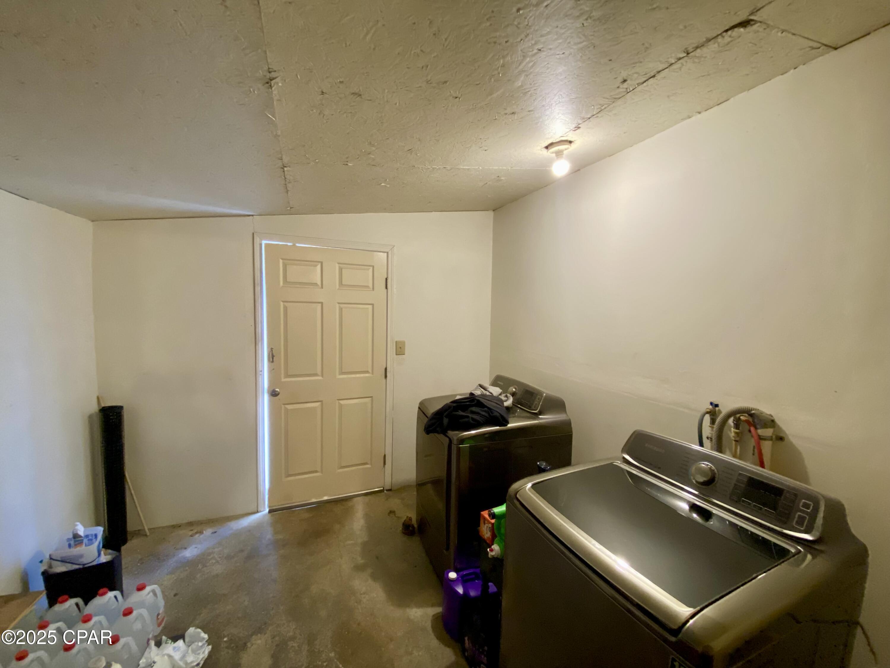 6913 Broadway Street, Grand Ridge, Florida image 18