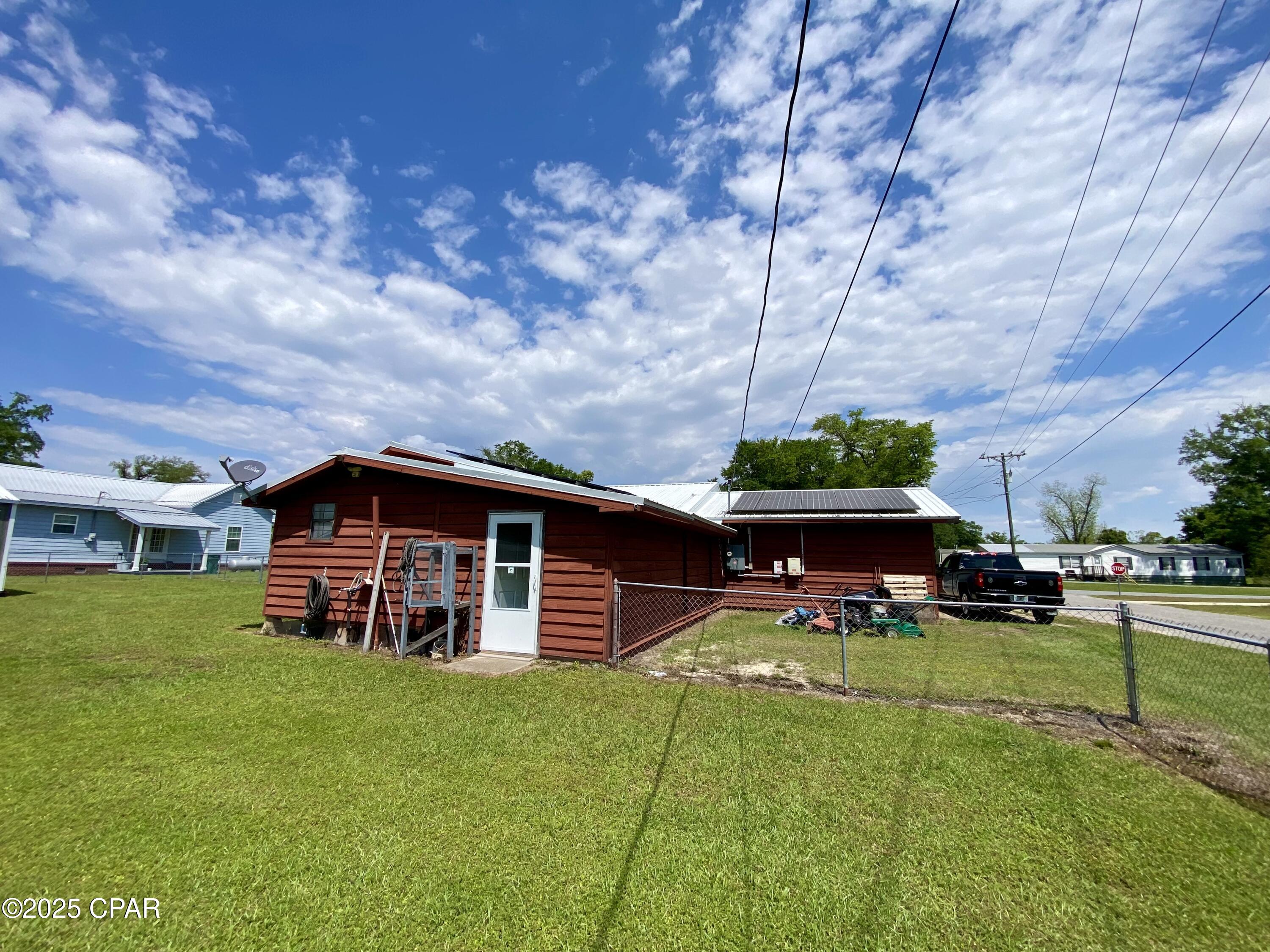 6913 Broadway Street, Grand Ridge, Florida image 21