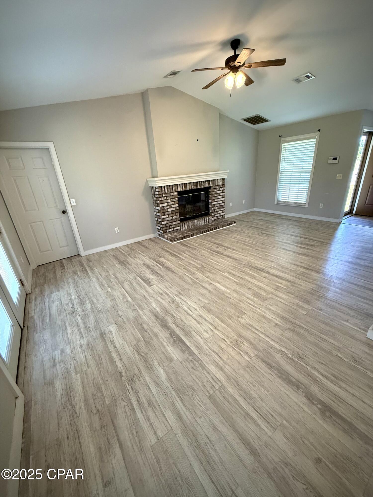 Image 11 For 1421 Berthe Avenue