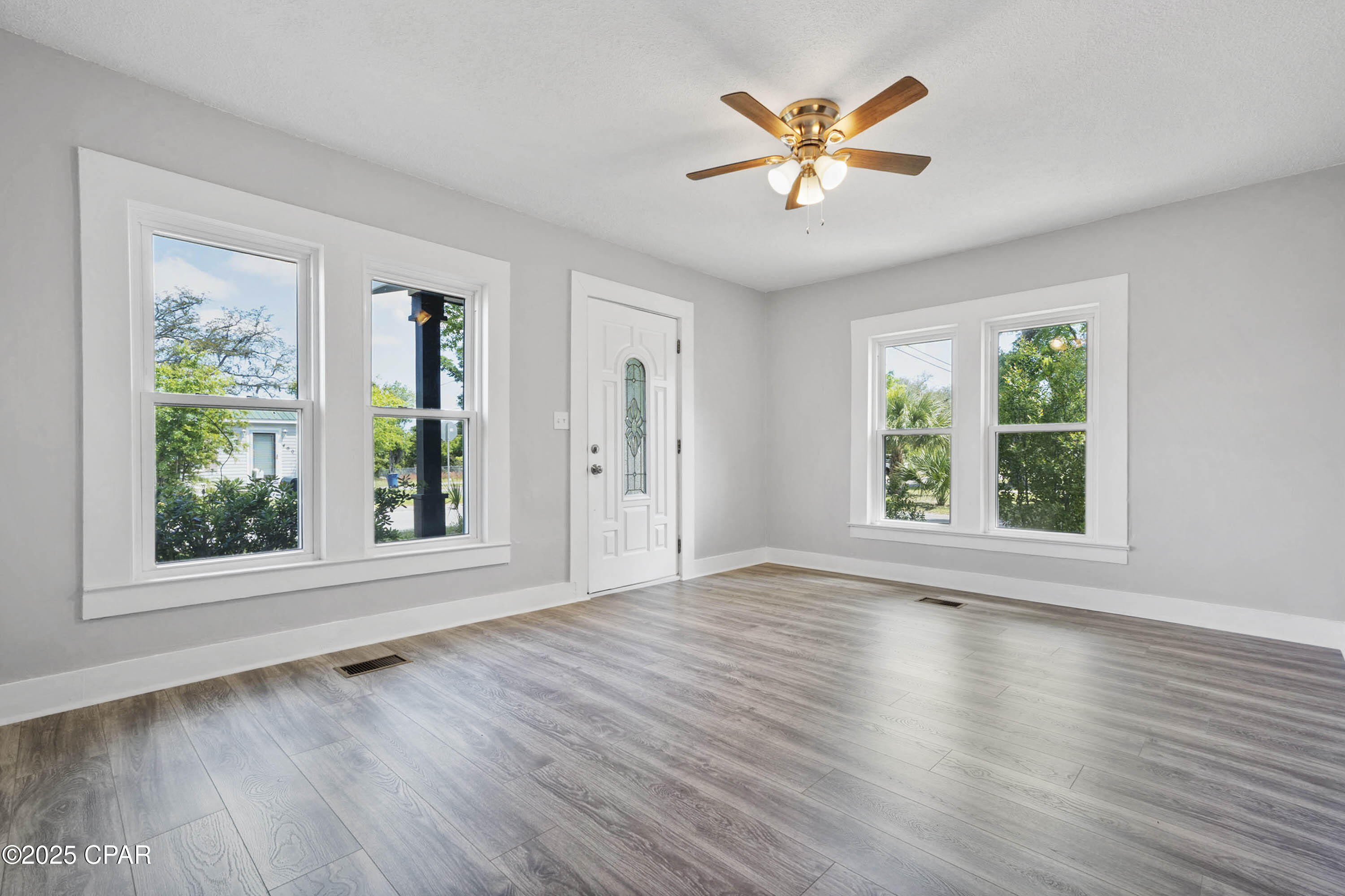 Image 4 For 401 Spring Avenue