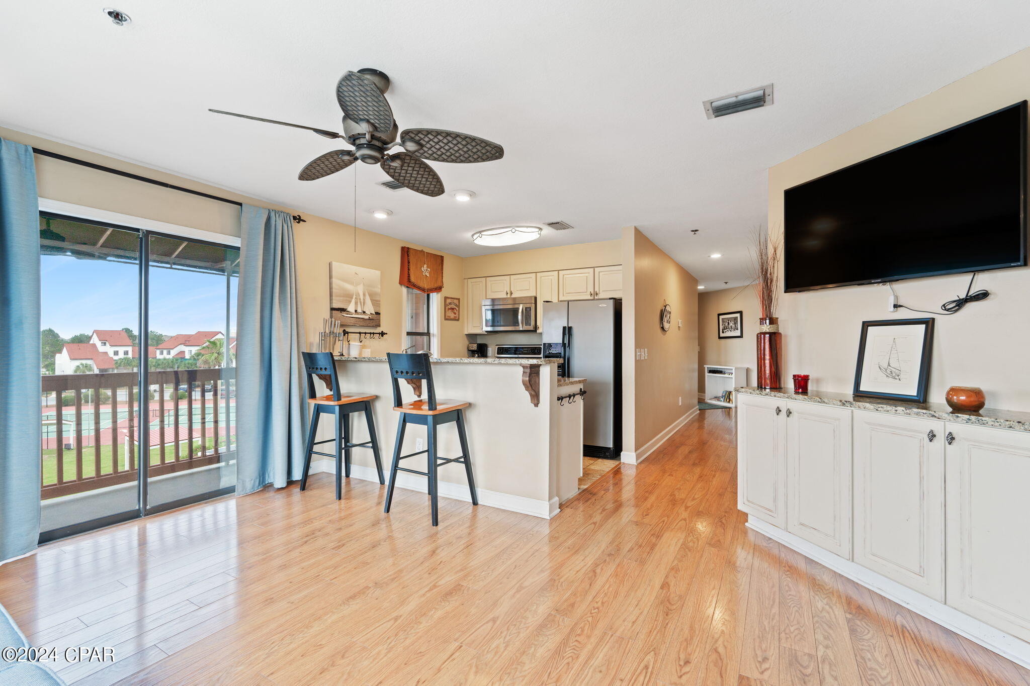 Image 12 For 8730 Thomas Drive 1311 C