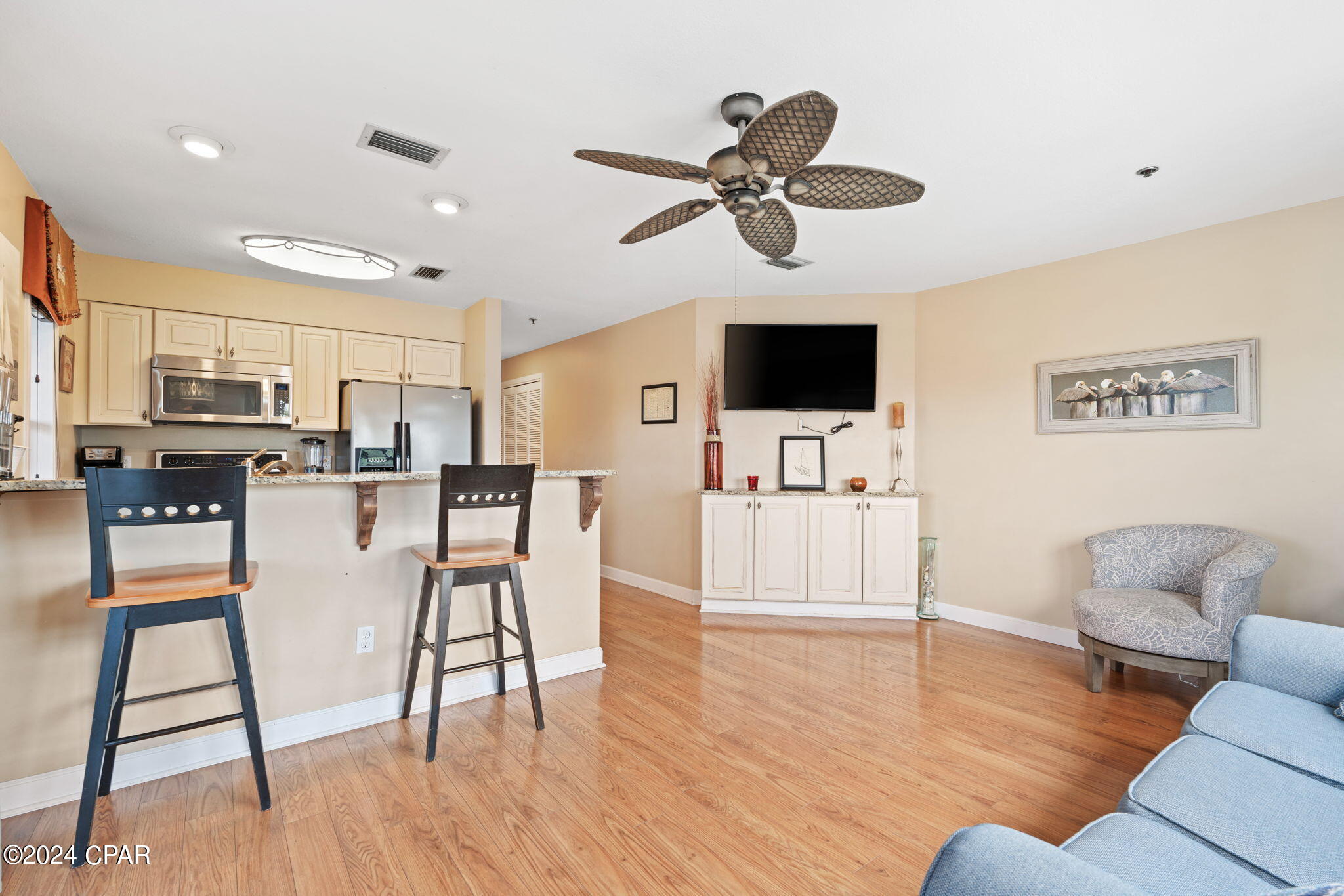 Image 9 For 8730 Thomas Drive 1311 C