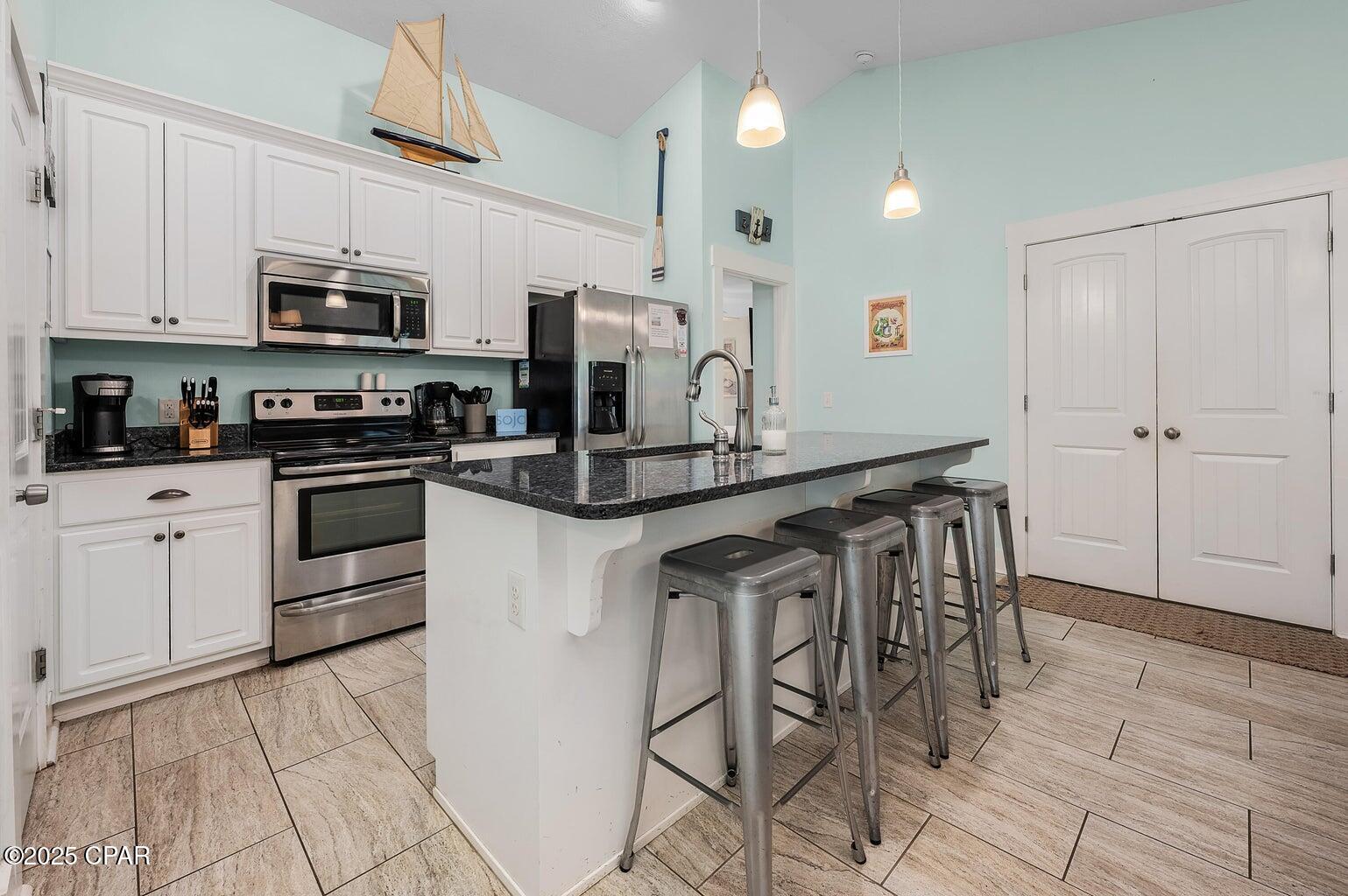 Image 4 For 22520 Hilltop Avenue