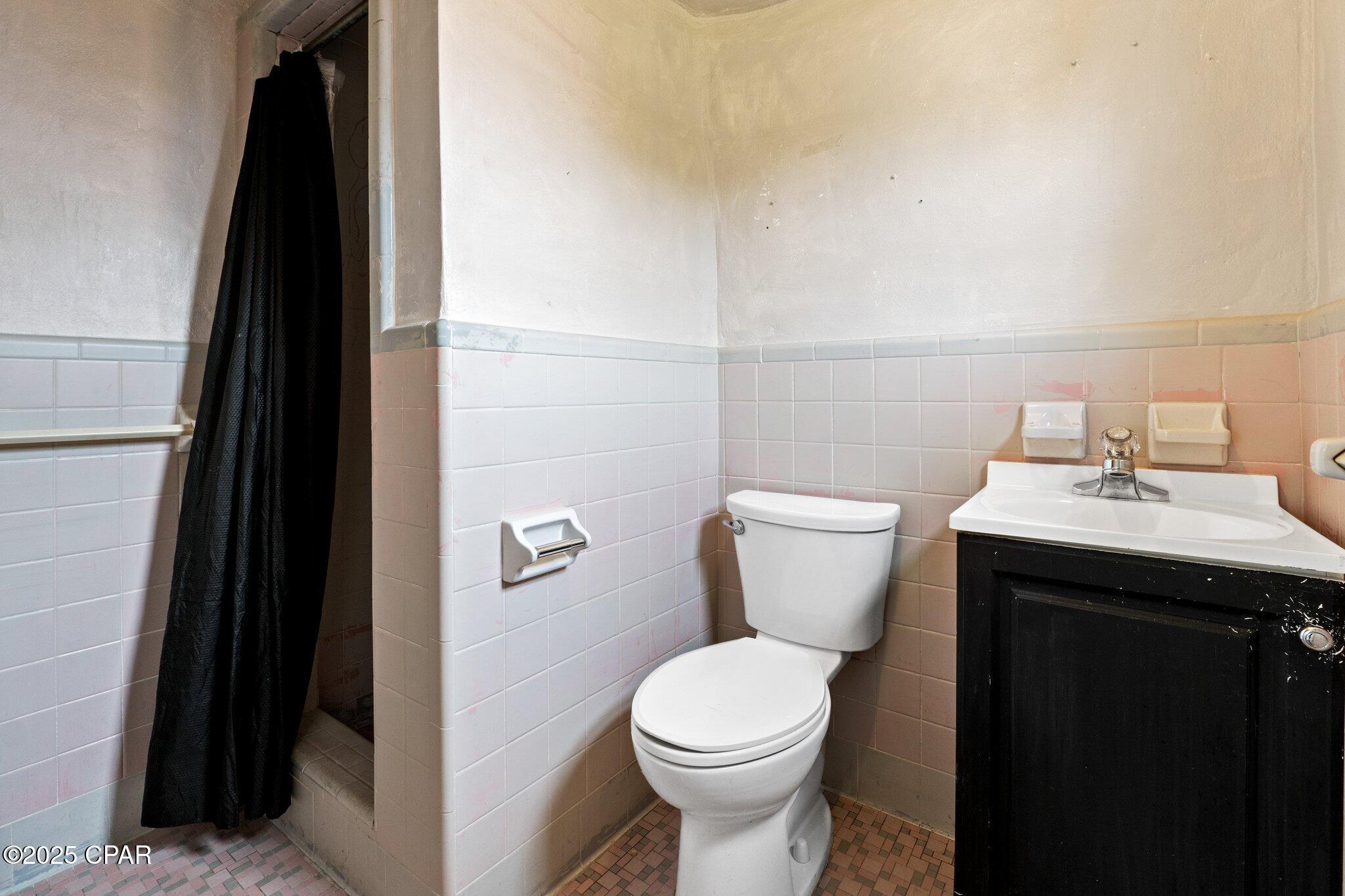 Image 12 For 1301 Oakland Drive