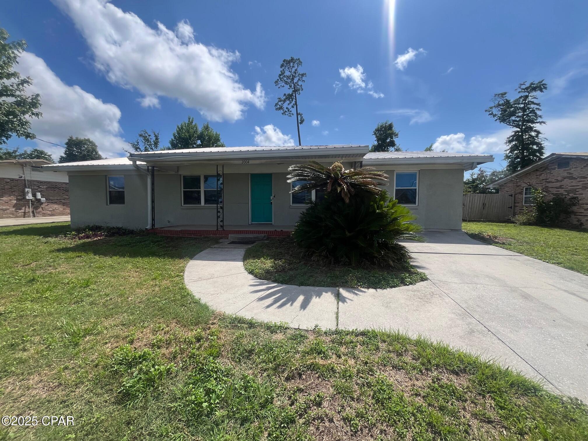 Image 1 For 2004 Greenbriar Boulevard