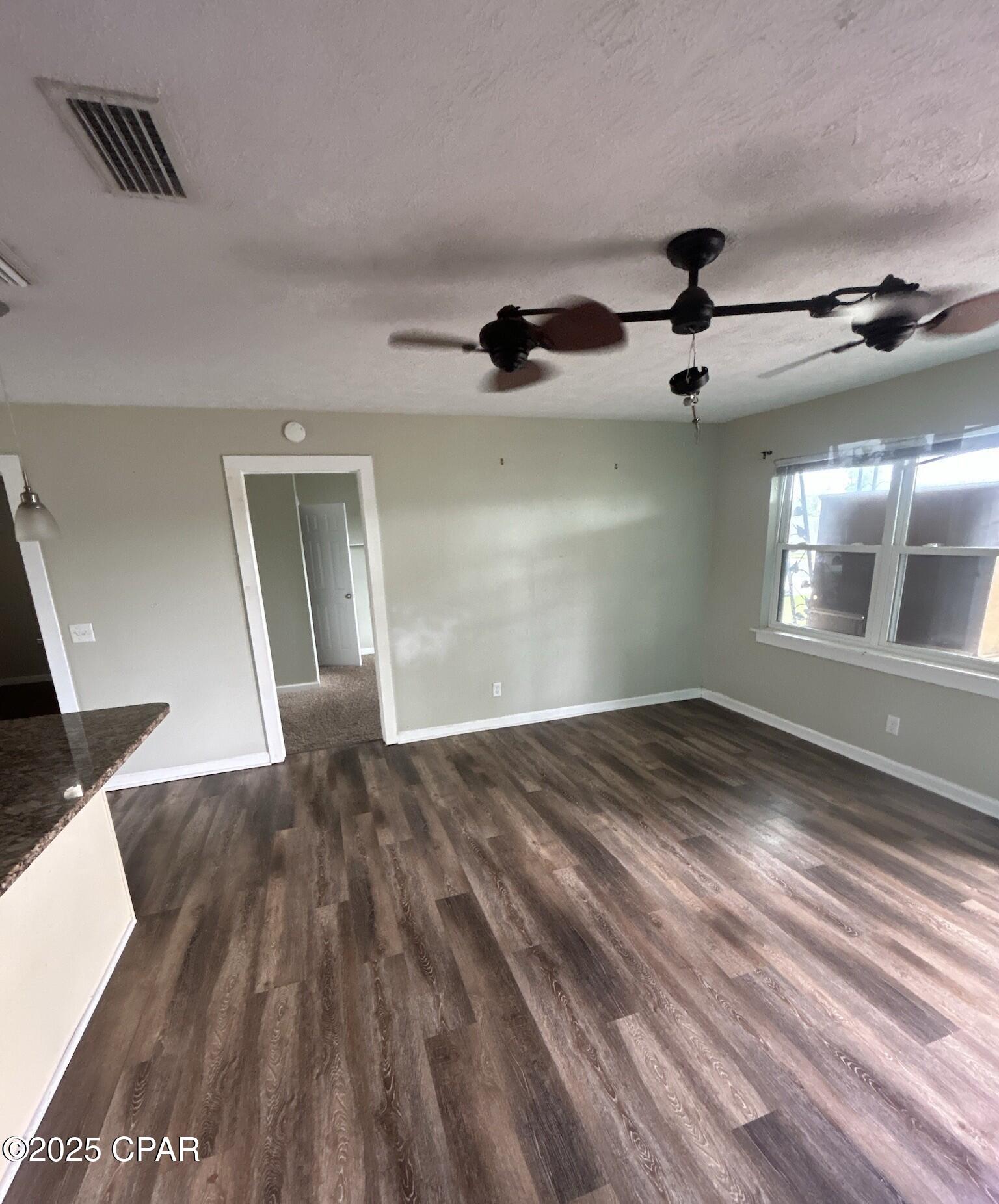 Image 4 For 2004 Greenbriar Boulevard