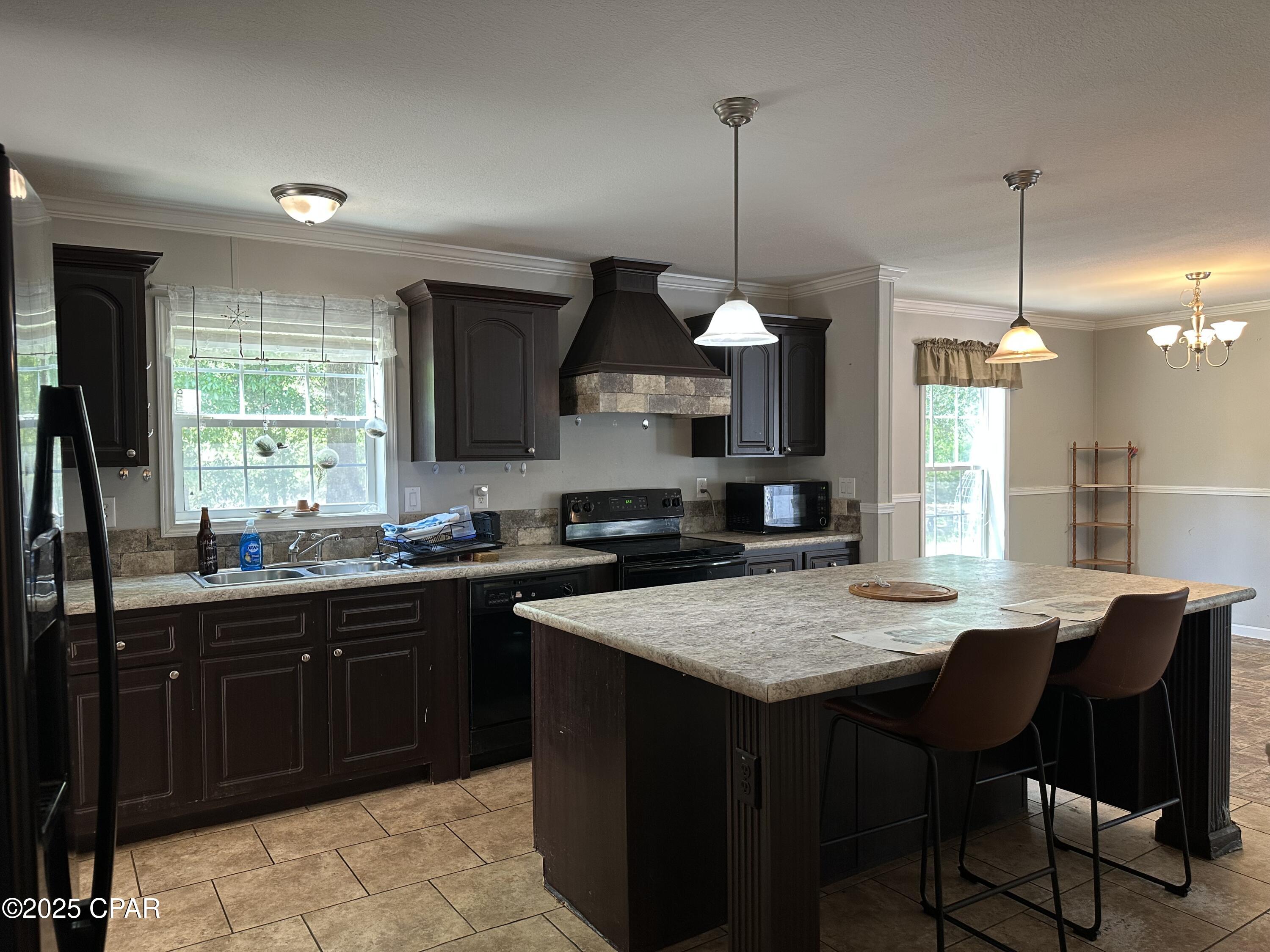 2021 Pike Pond Road, Alford, Florida image 6