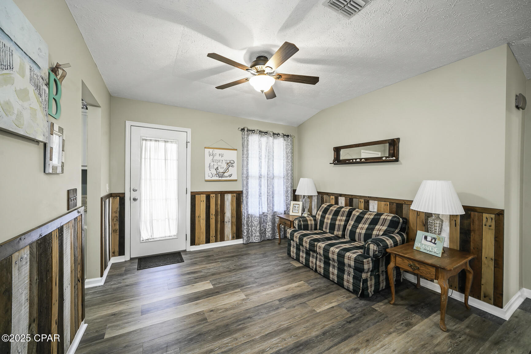 Image 4 For 206 Coral Drive
