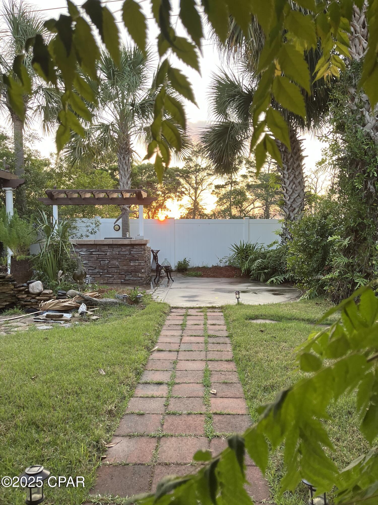 Image 2 For 214 Summerwood Drive