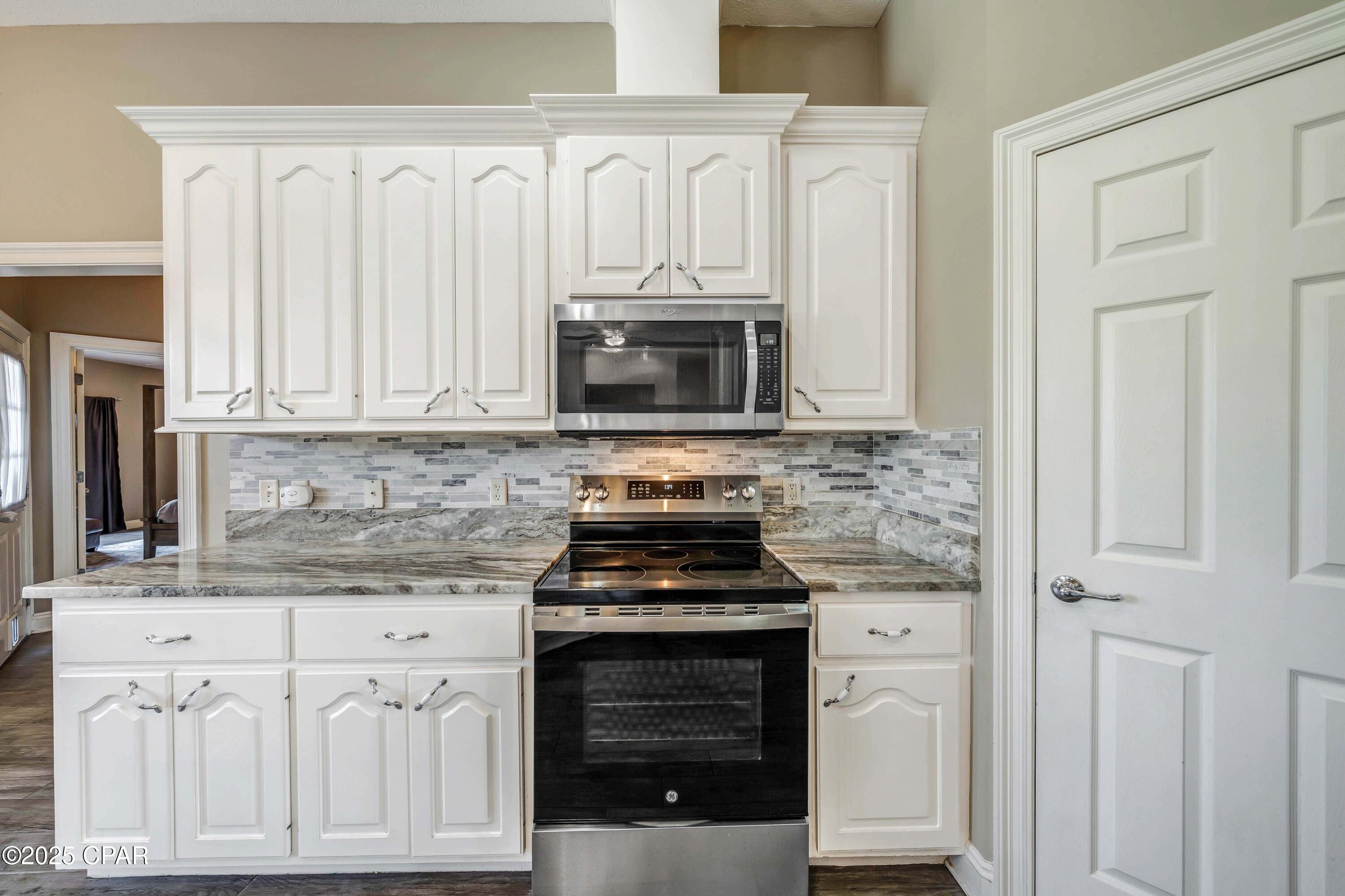 6003 Wedgewood Lane, Youngstown, Florida image 16