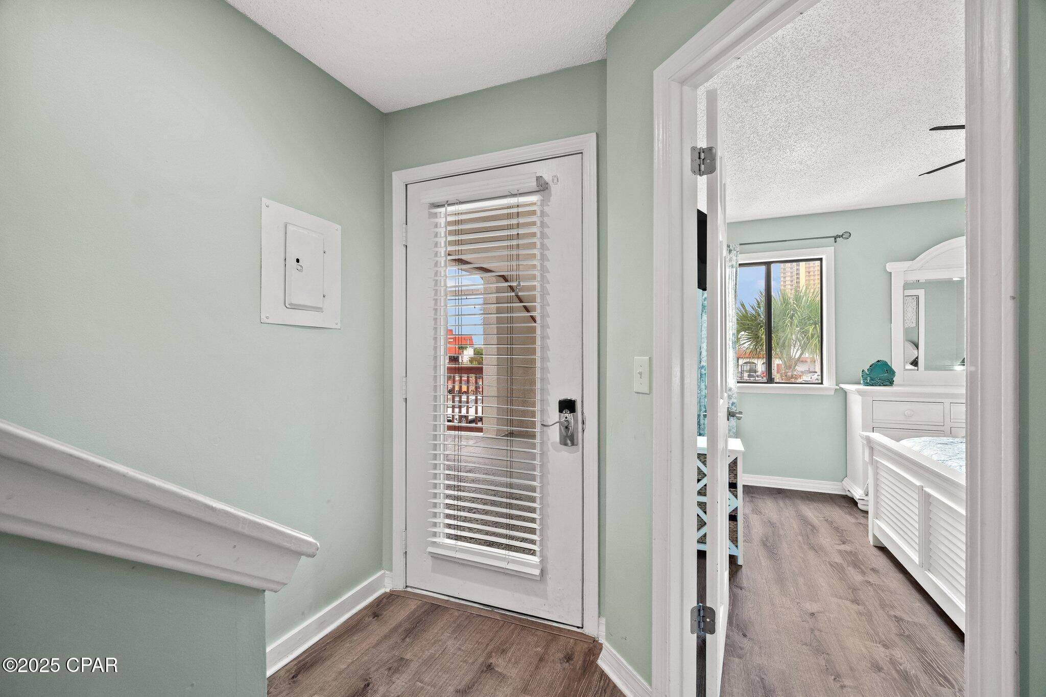 Image 10 For 8730 Thomas Drive Drive 208