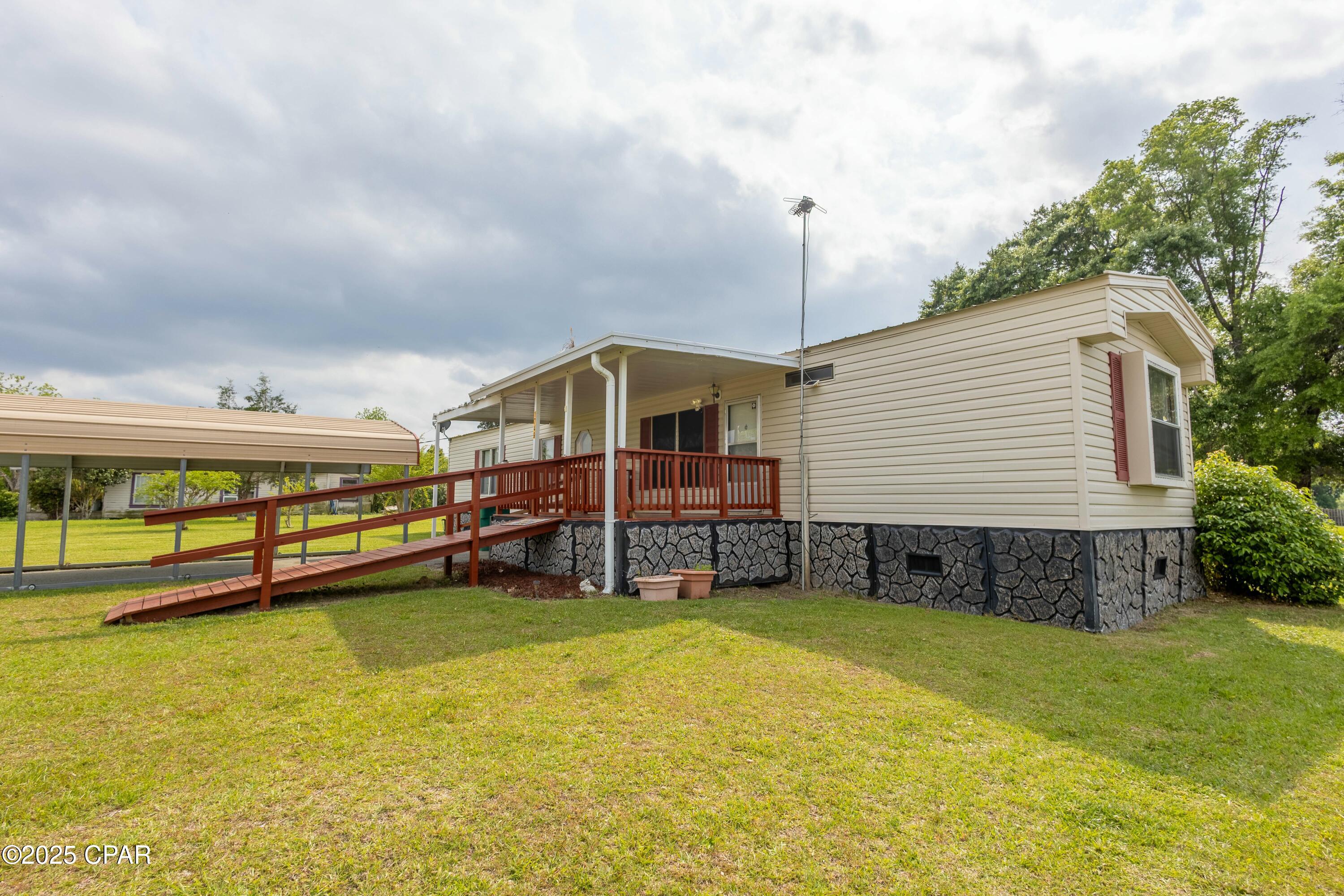 1749 Carolina Street, Alford, Florida image 4