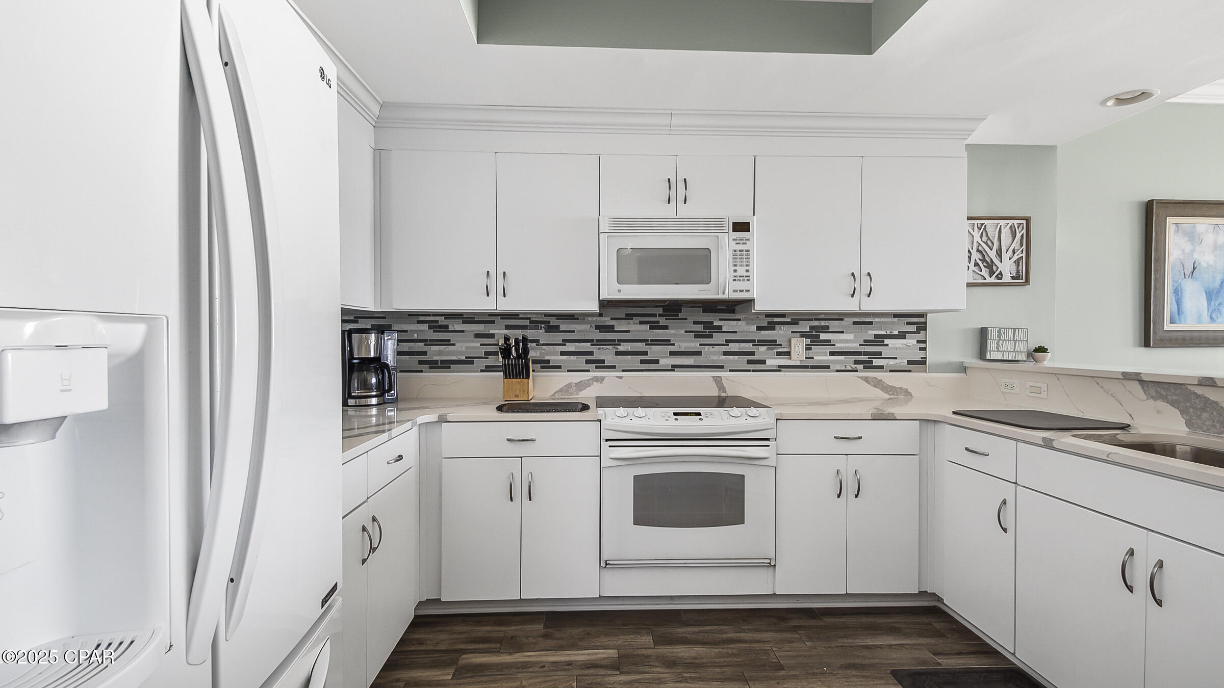 Image 7 For 9450 Thomas Drive S Drive 811a