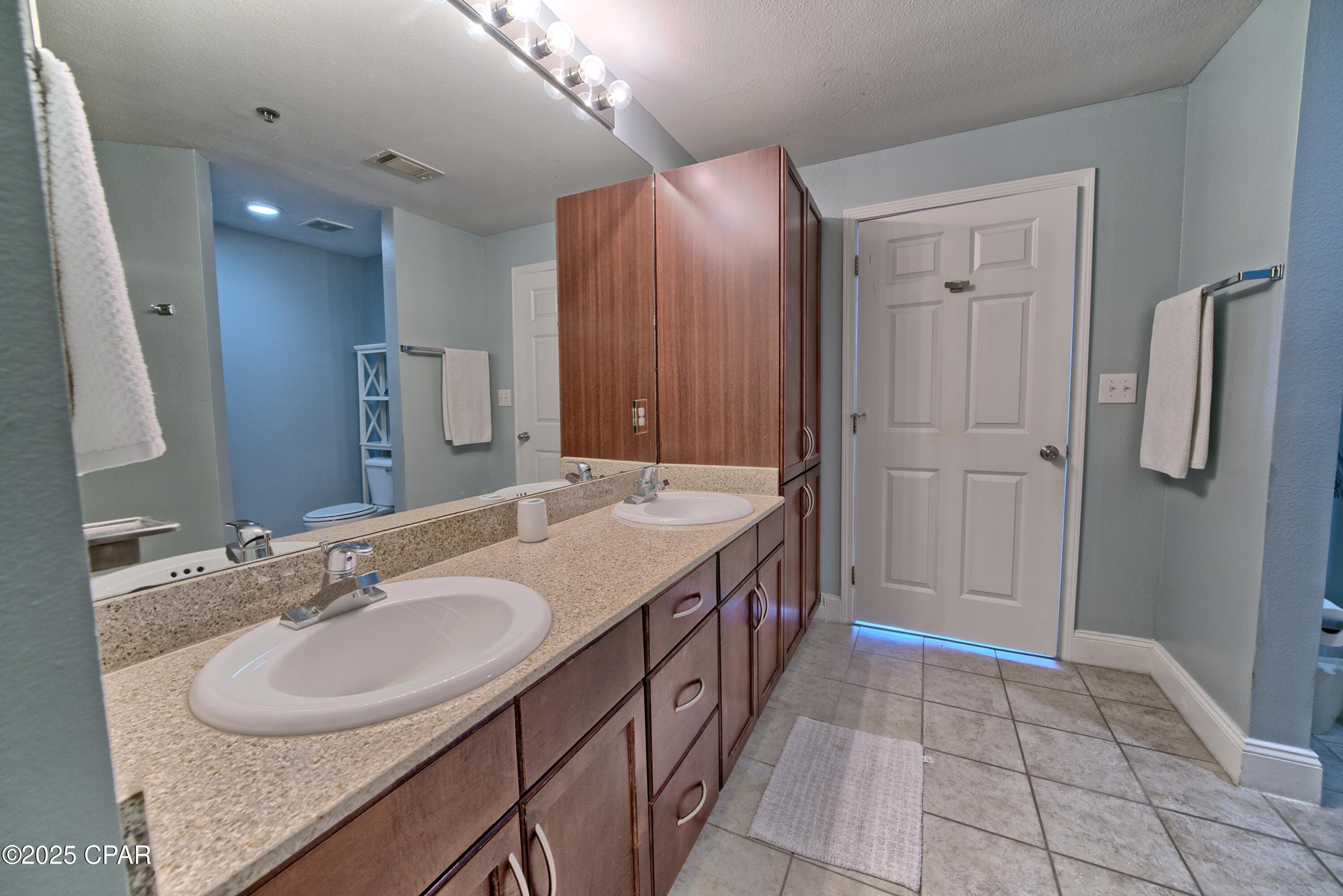 Image 17 For 9902 Thomas Drive 1431