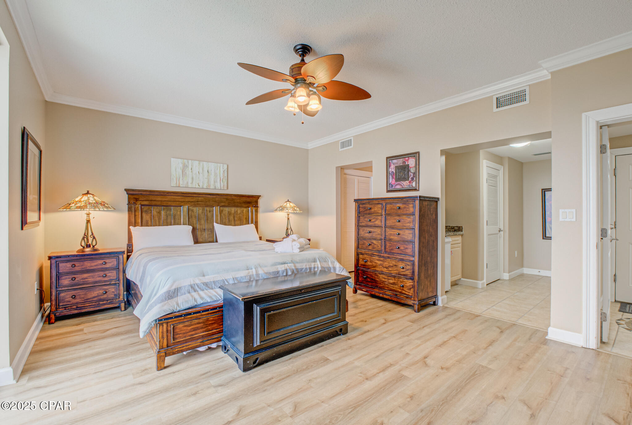 Image 4 For 9450 Thomas Drive 1911