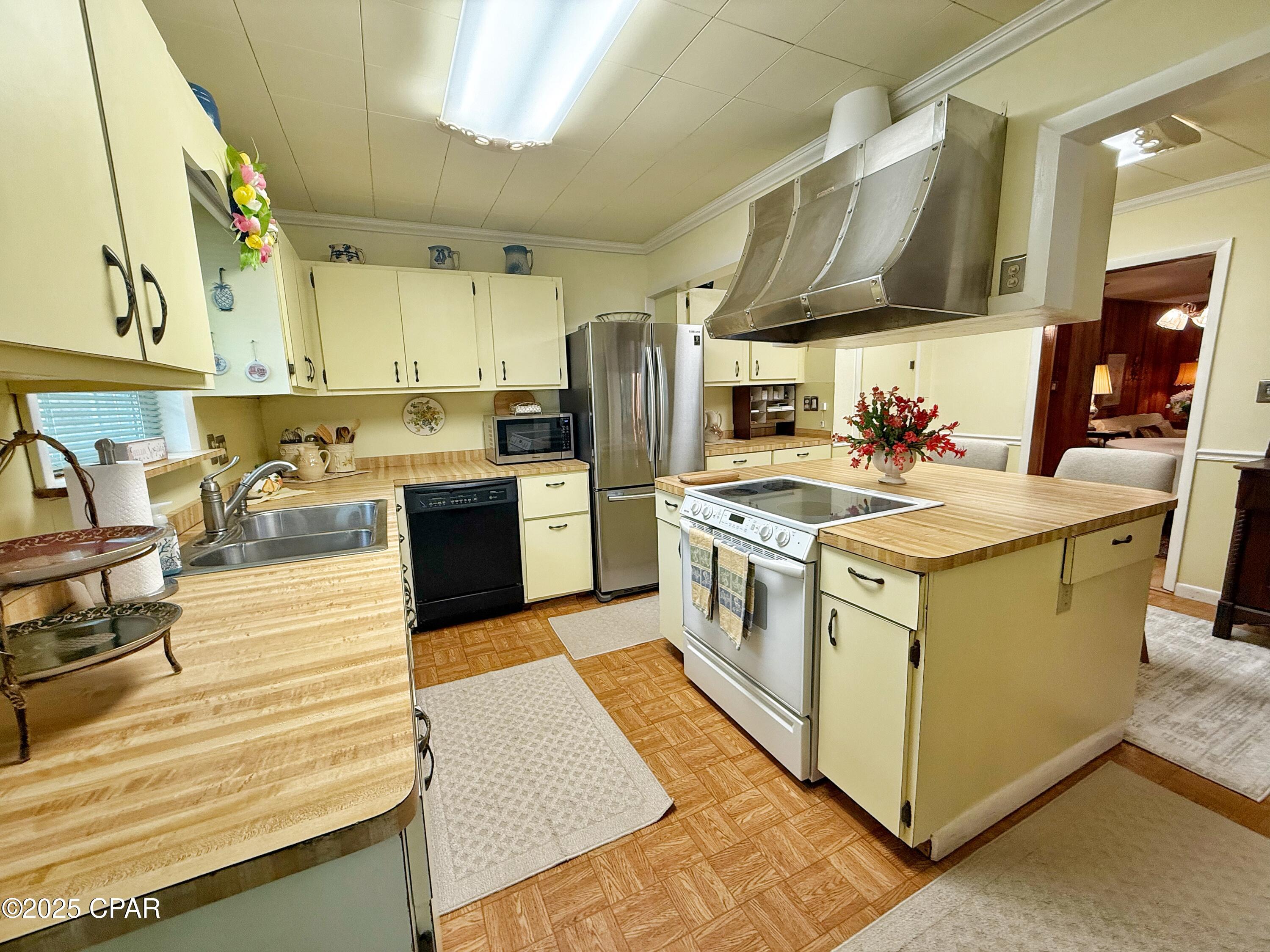 8004 Church Street, Sneads, Florida image 12