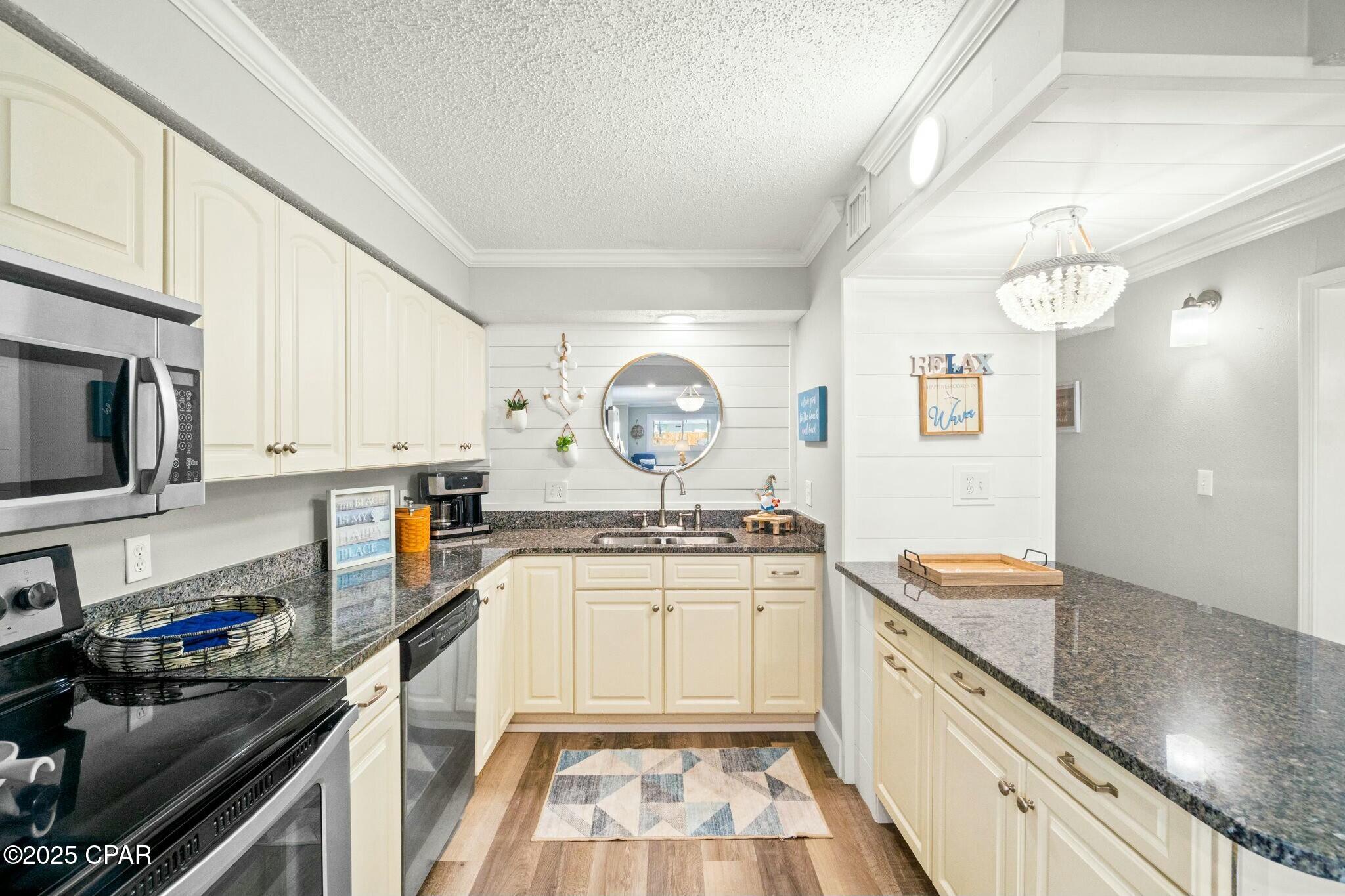 Image 3 For 5801 Thomas Drive 301