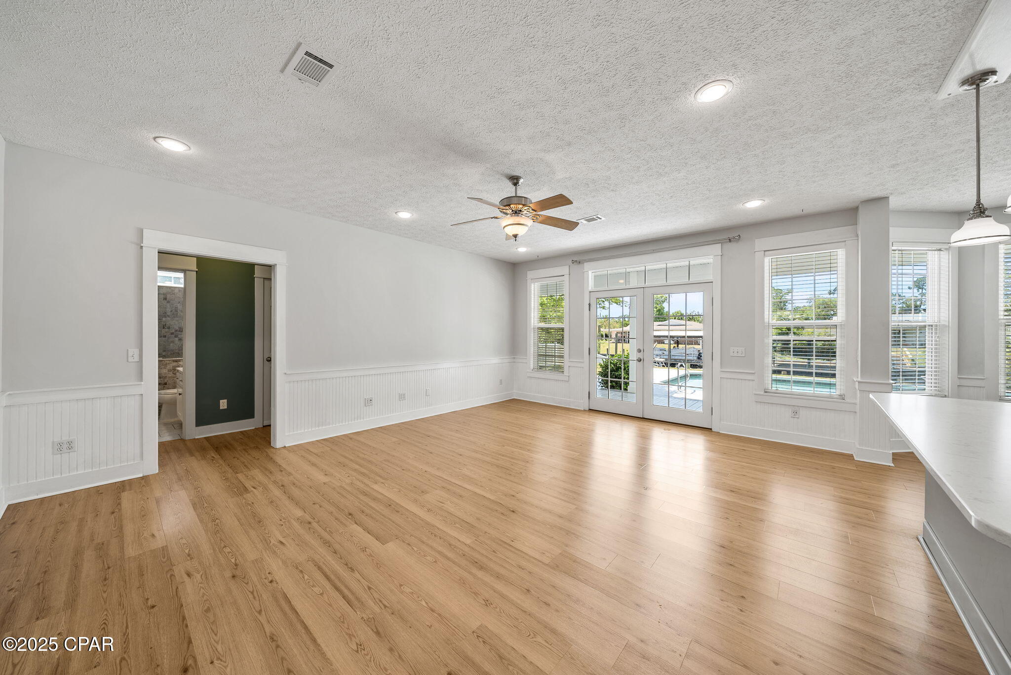 Image 13 For 7107 Dolphin Bay Boulevard