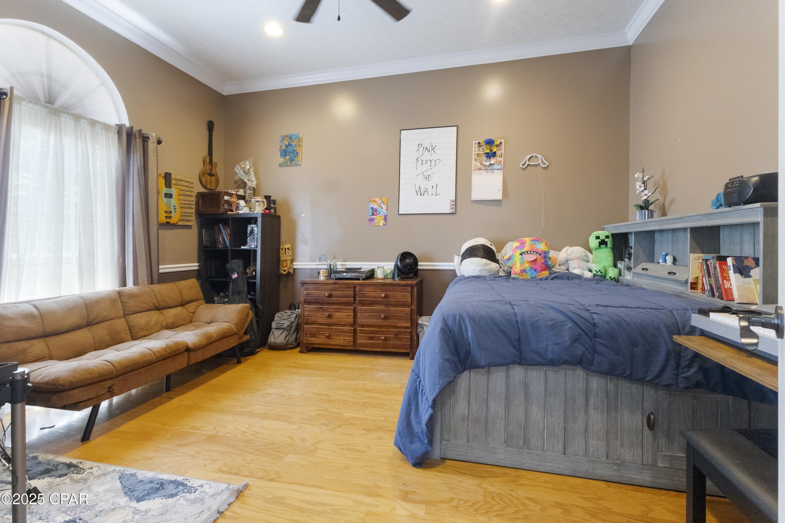 Image 21 For 924 College Boulevard