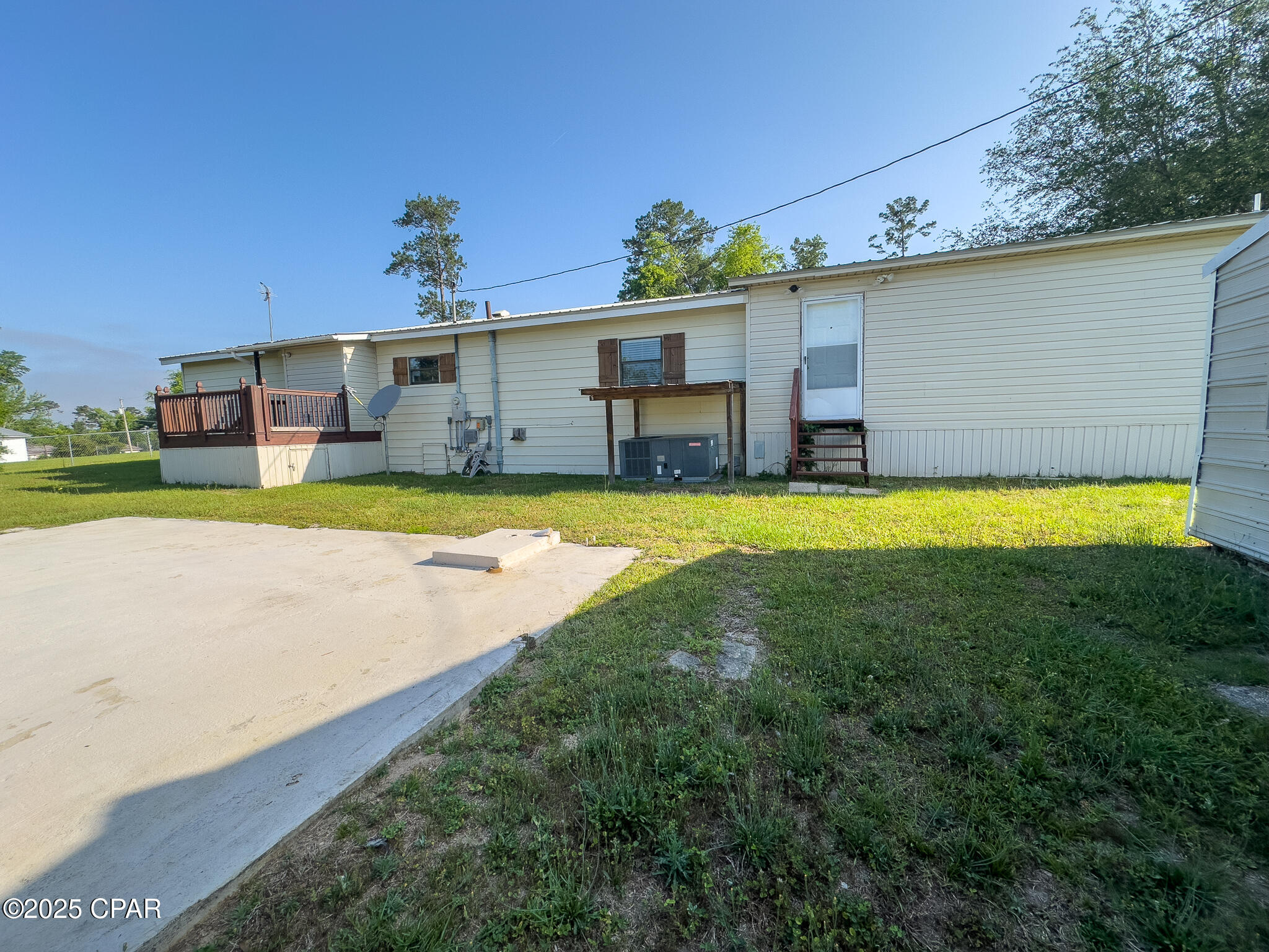 7851 Jenkins Street, Sneads, Florida image 7