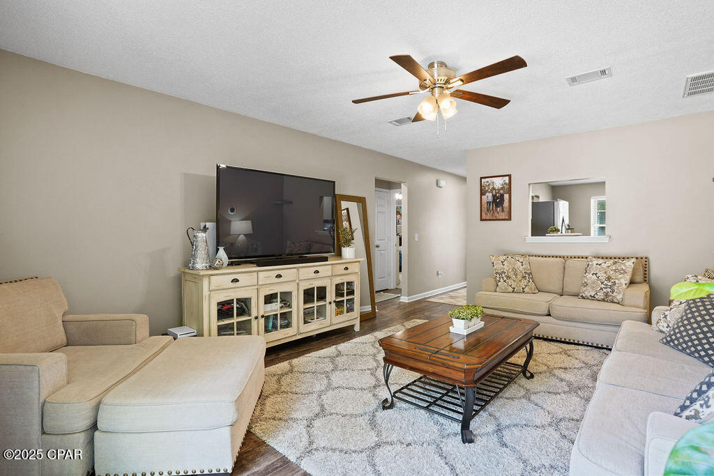 Image 2 For 1380 Watts Avenue