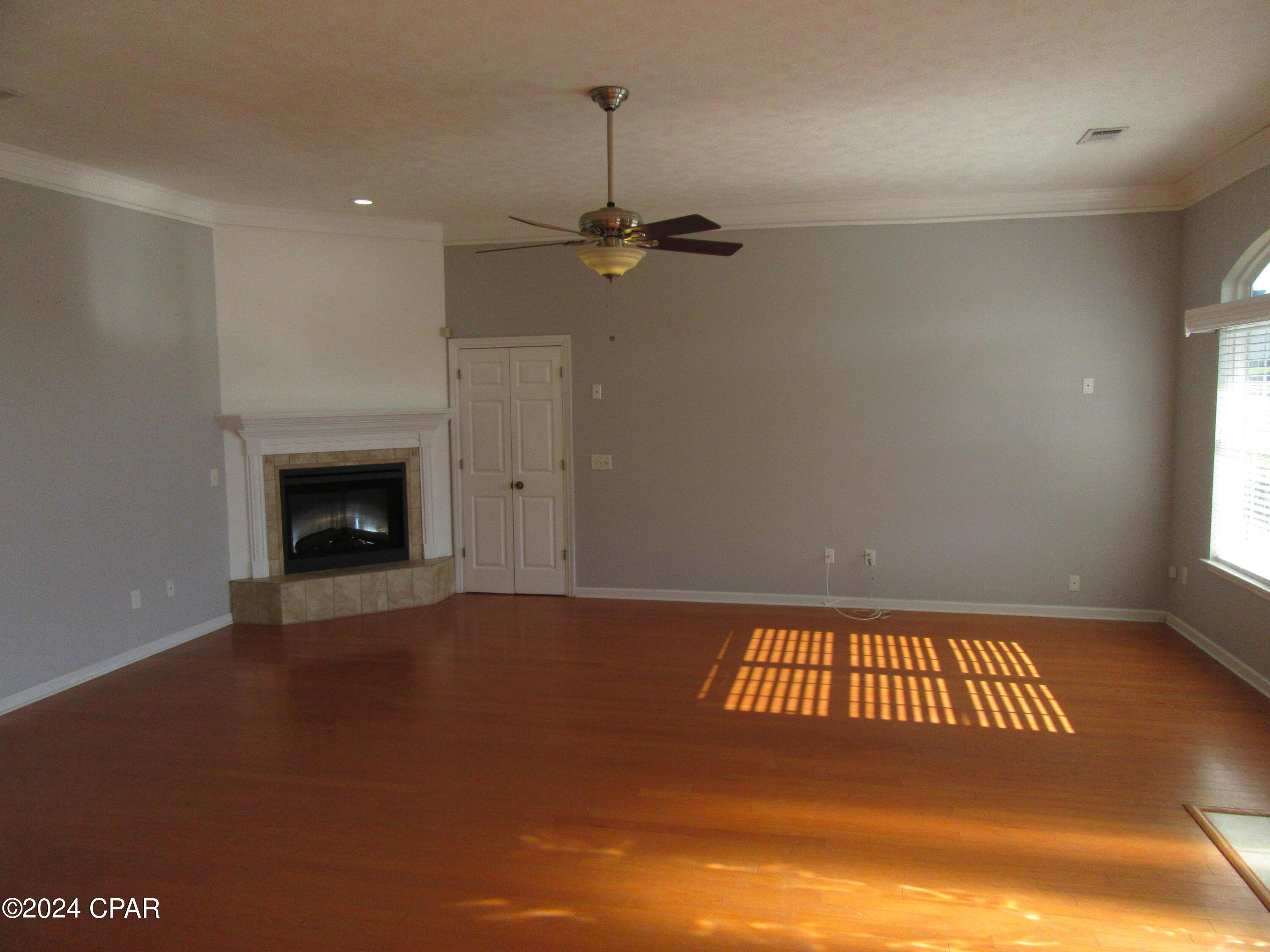 Image 2 For 918 Amber Way