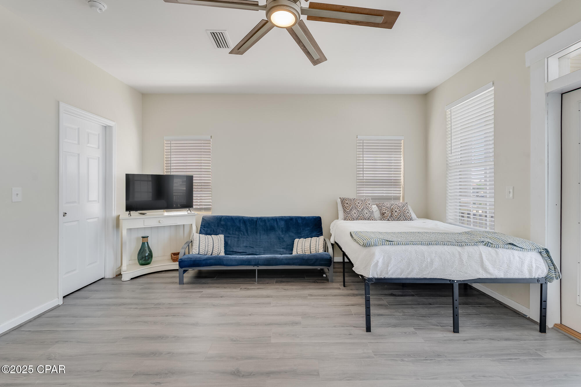 Image 40 For 5908 Beach Drive