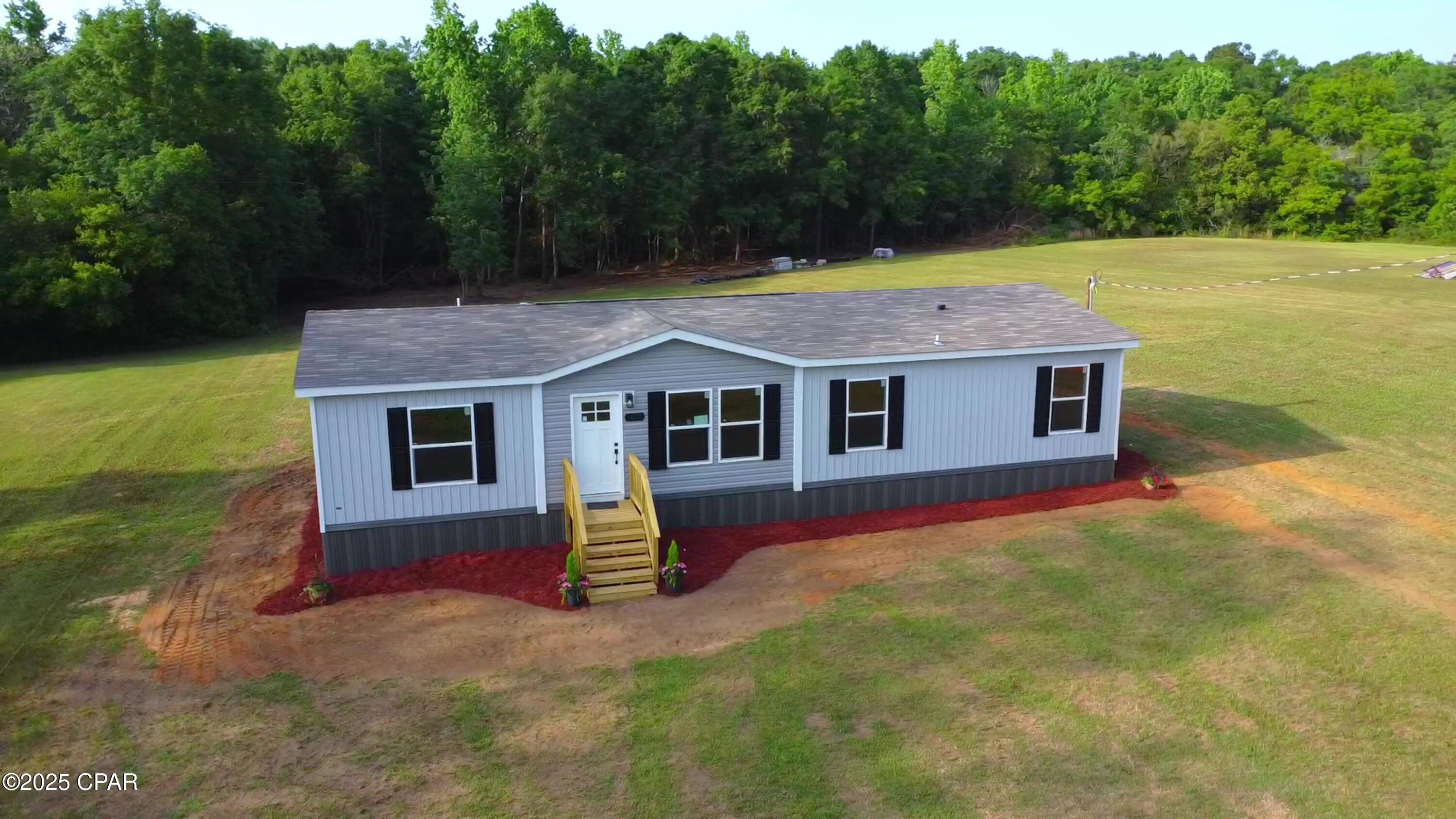 1092 First Ave Avenue, Graceville, Florida image 2