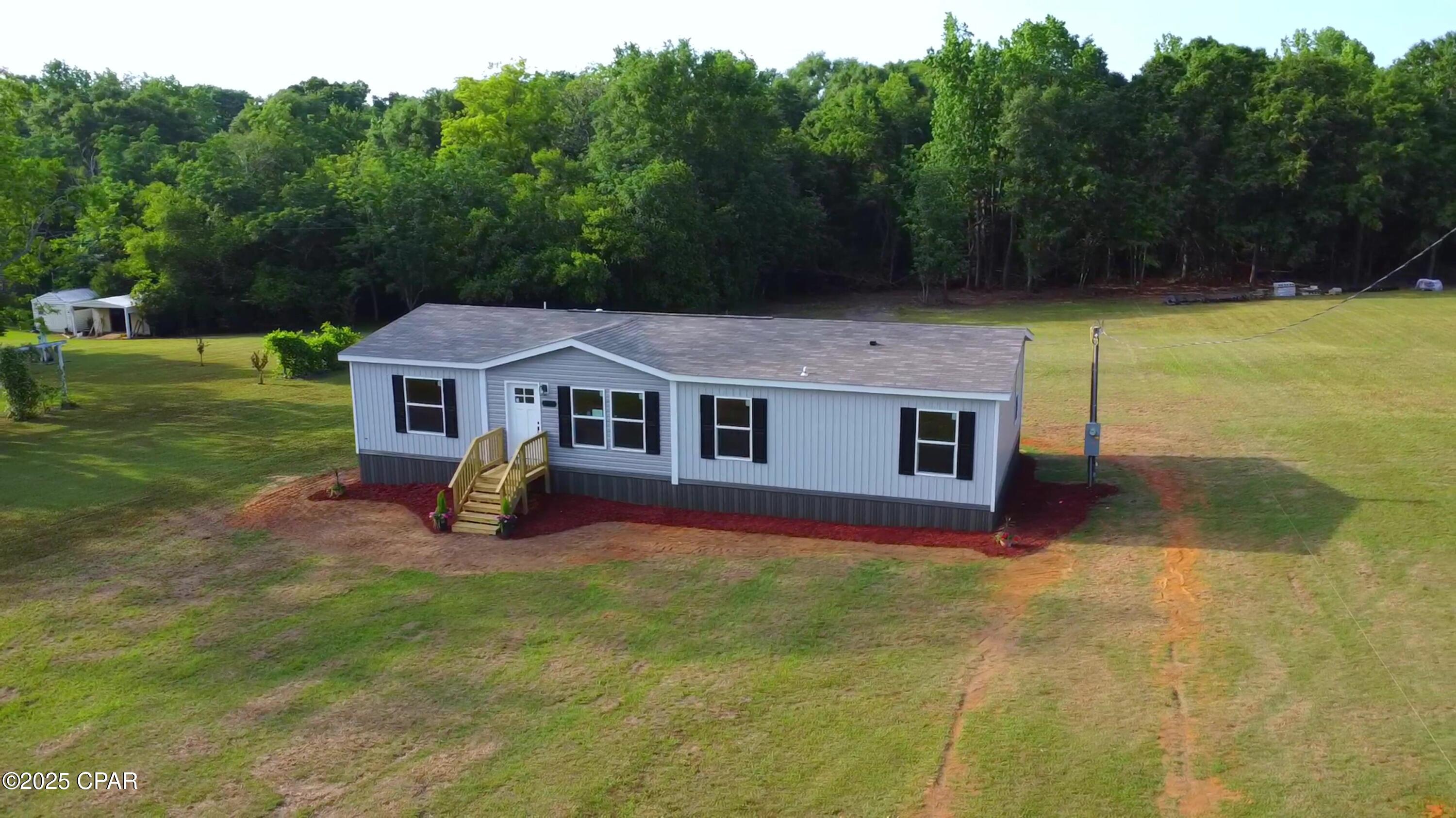 1092 First Ave Avenue, Graceville, Florida image 3
