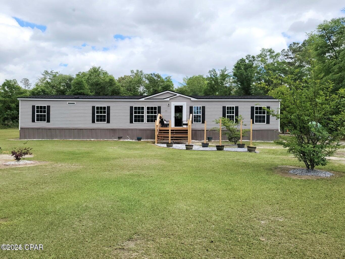 Listing photo id 1 for 4296 Century Road