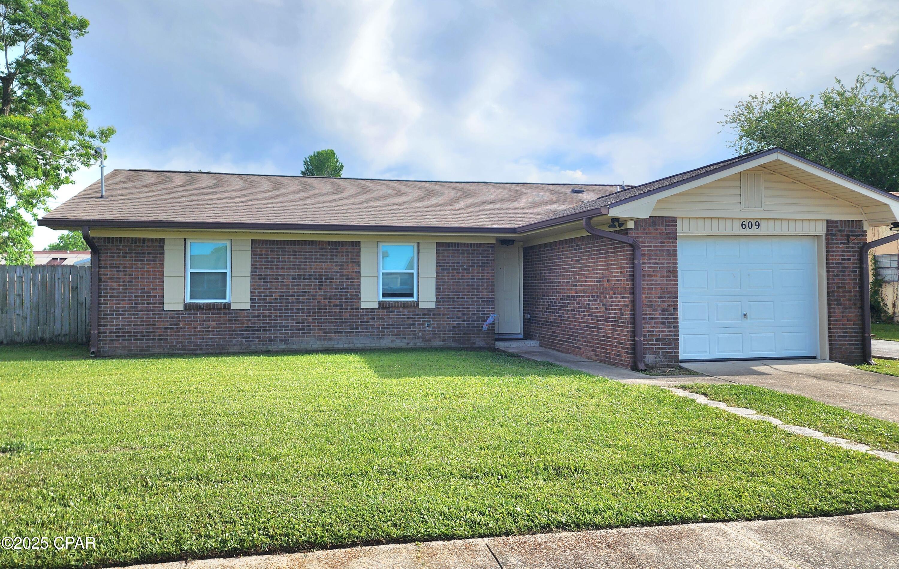 609 E Pine Forest Drive, Lynn Haven, Florida image 3