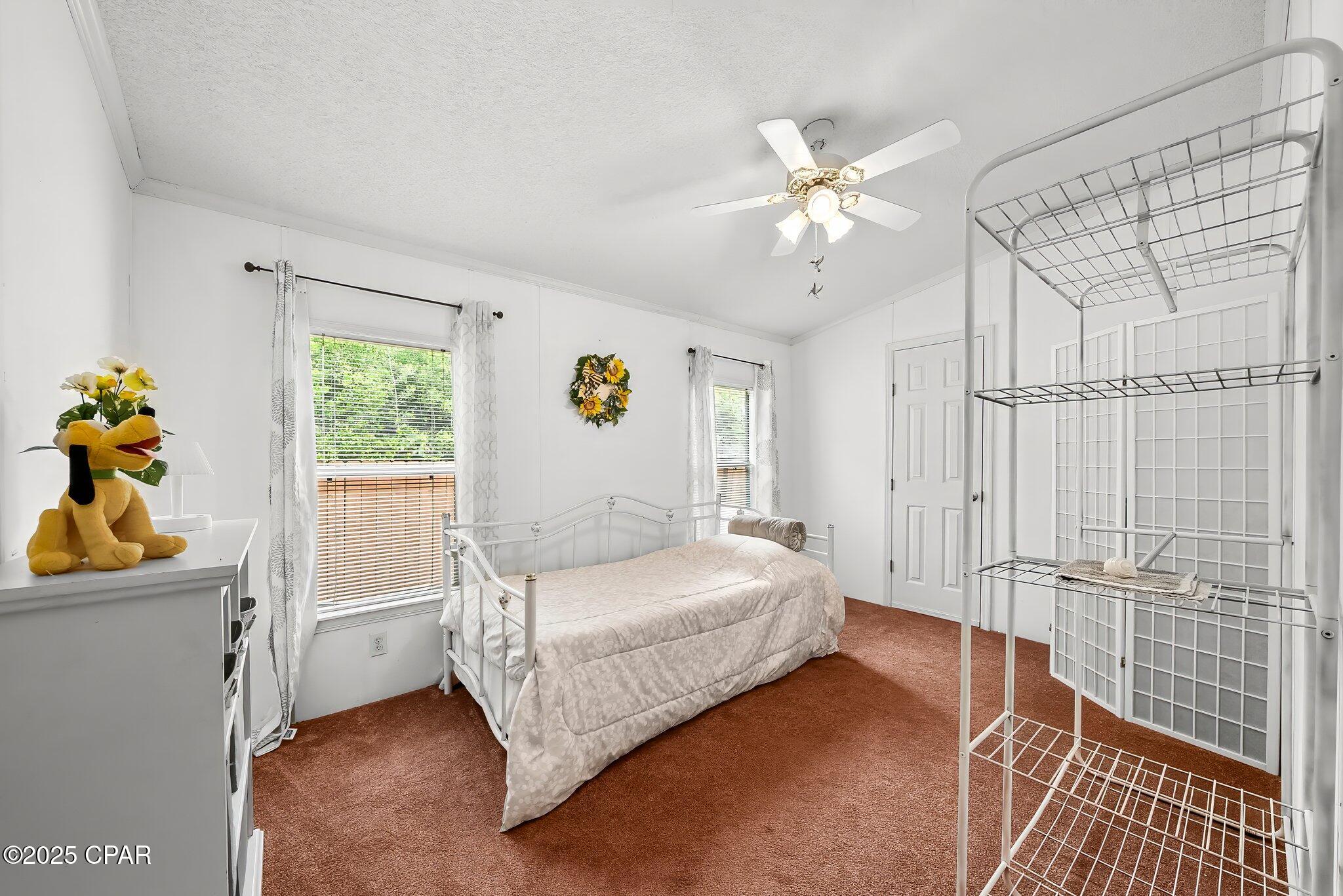 9739 Creek Bank Drive, Youngstown, Florida image 11