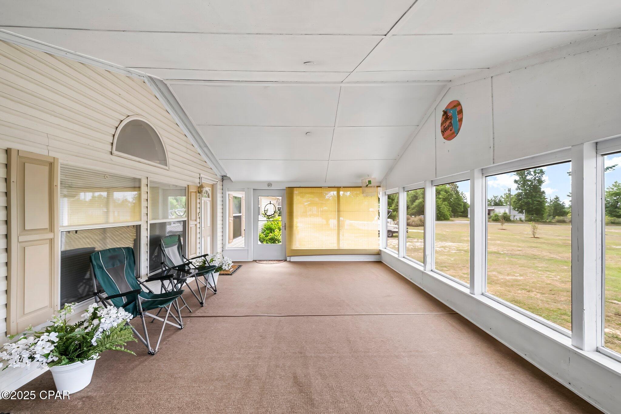 9739 Creek Bank Drive, Youngstown, Florida image 6