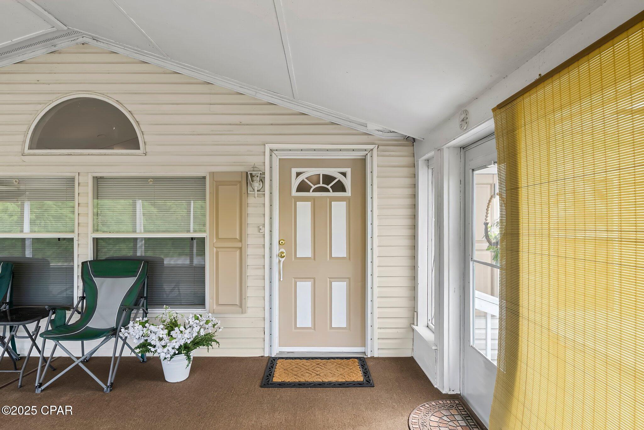 9739 Creek Bank Drive, Youngstown, Florida image 7