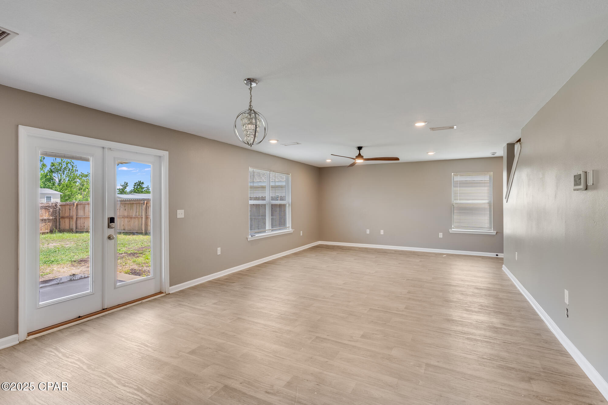 Image 12 For 7121 Penn Way
