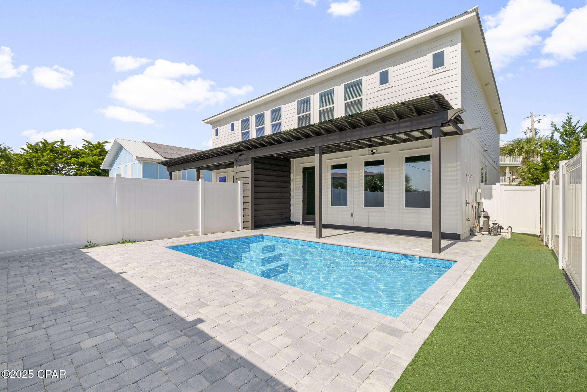 Image 1 For 232 San Vincente Street B
